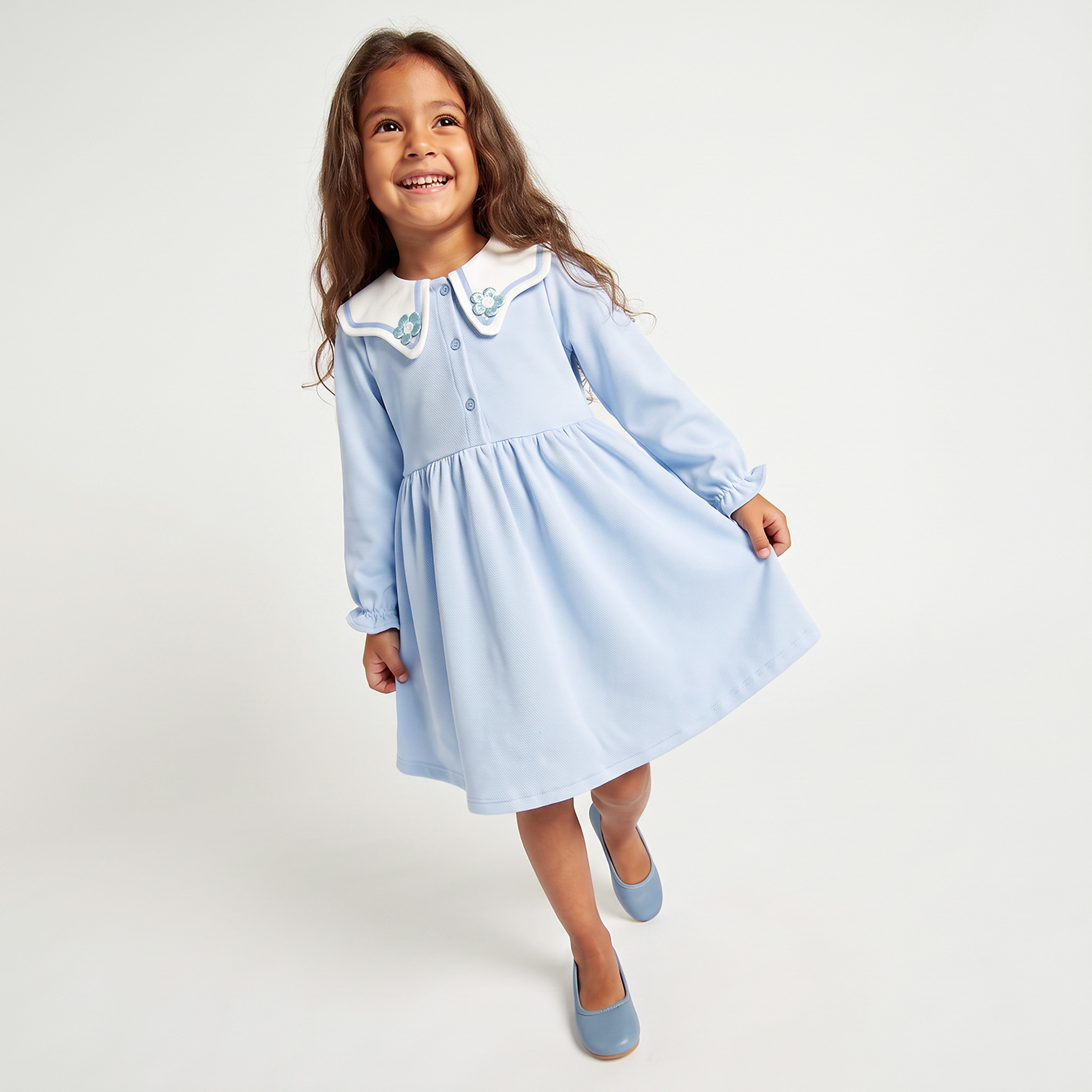 فستان بطول الركبة وأكمام طويلة وياقة بحار وزخارف زهرية من جونيورز-girls-clothing-dressesandjumpsuits-image-6