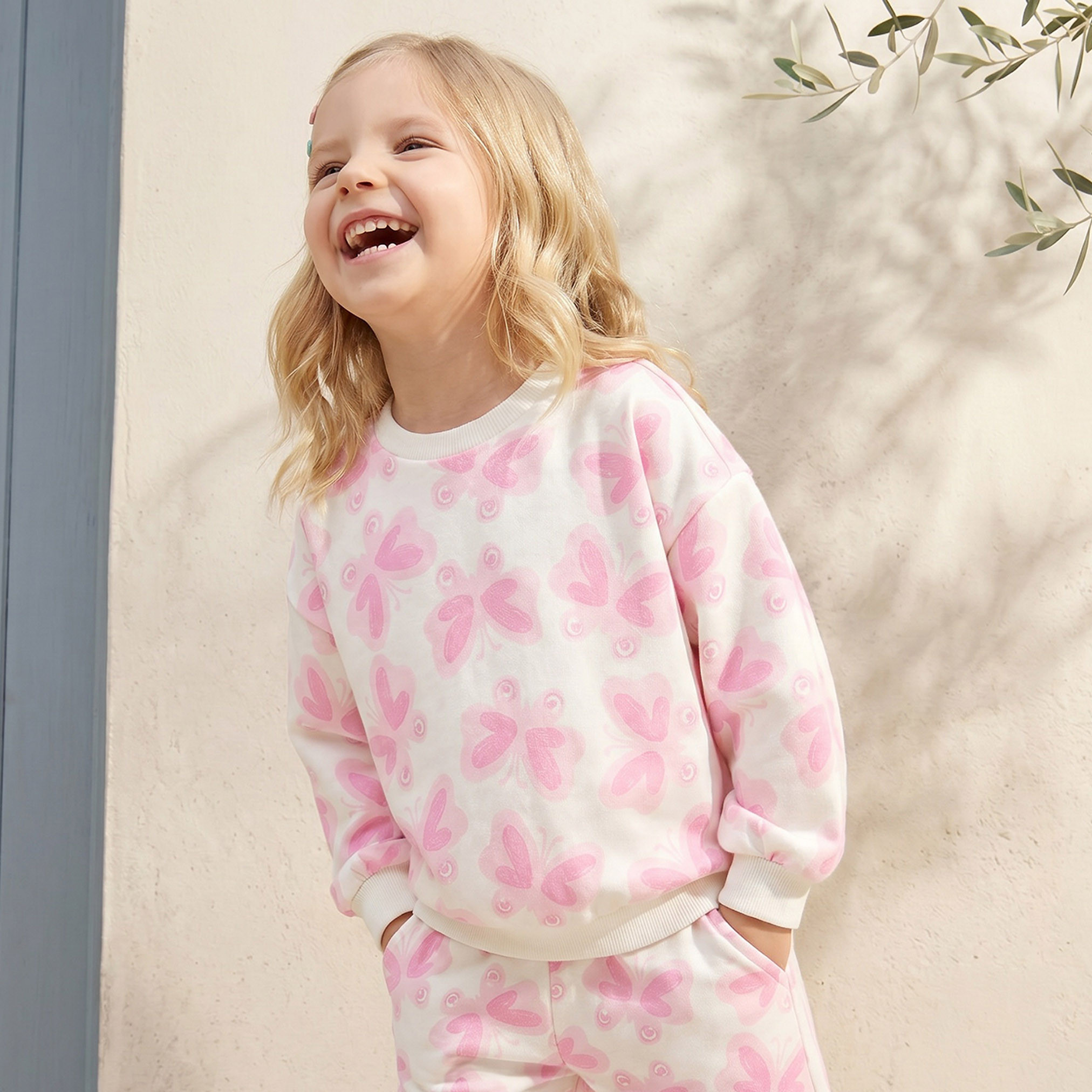 سويت شيرت بأكمام طويلة وطبعات فراشات من جونيورز-girls-clothing-sweatshirts-image-1