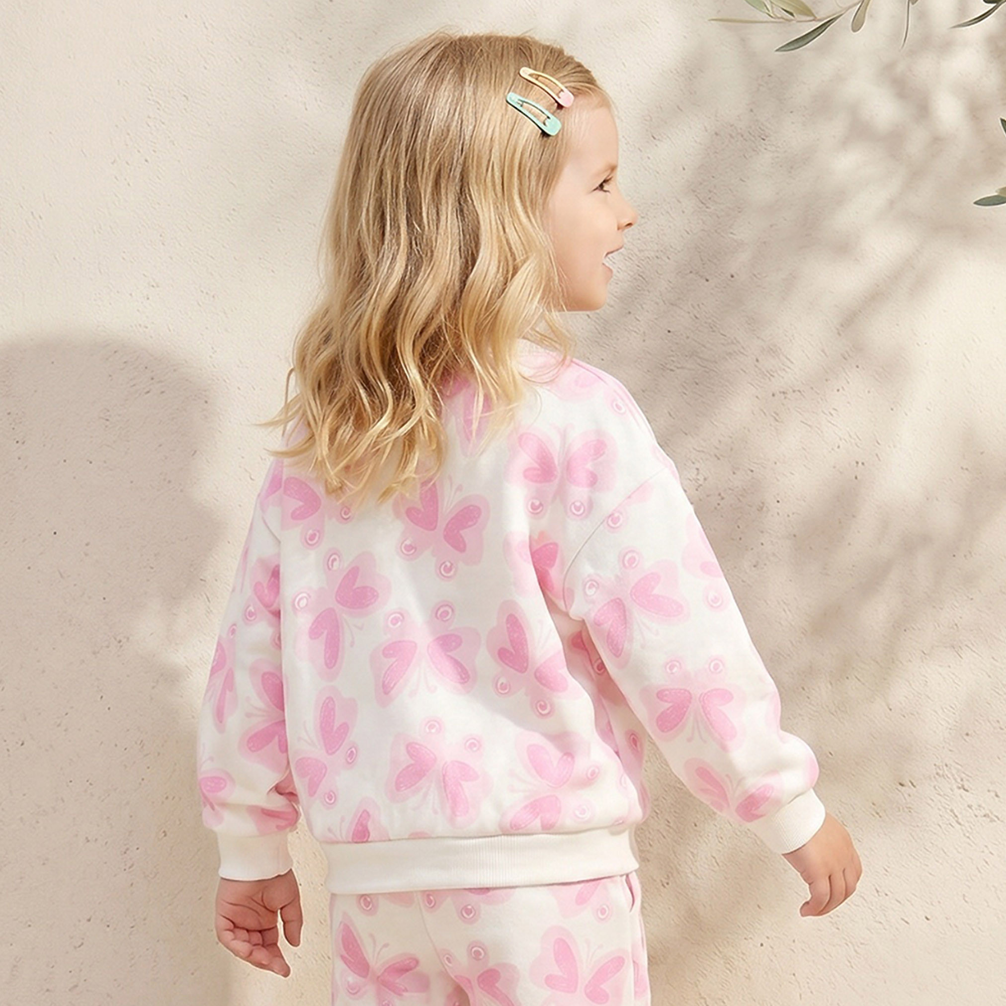 سويت شيرت بأكمام طويلة وطبعات فراشات من جونيورز-girls-clothing-sweatshirts-image-3