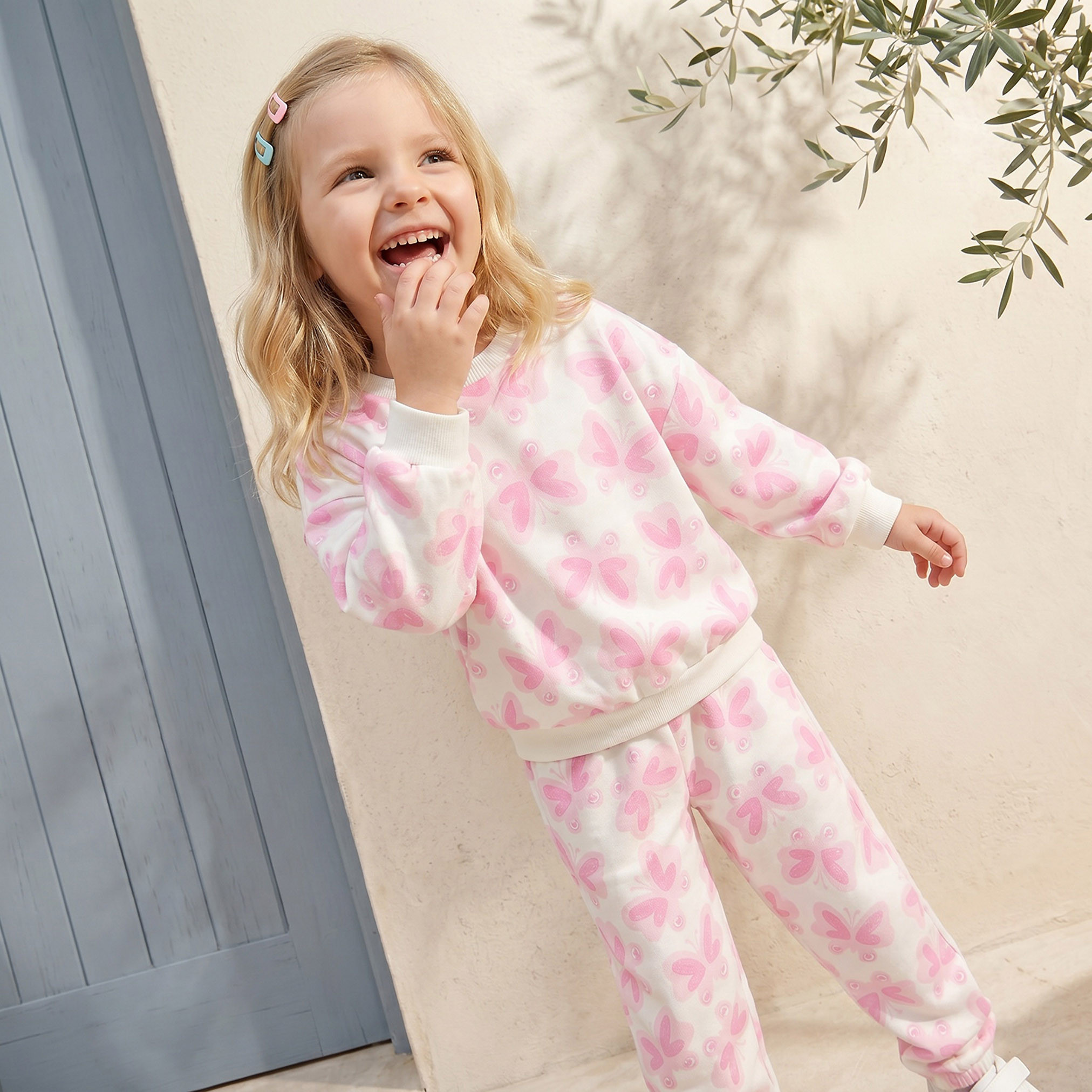 سويت شيرت بأكمام طويلة وطبعات فراشات من جونيورز-girls-clothing-sweatshirts-image-5