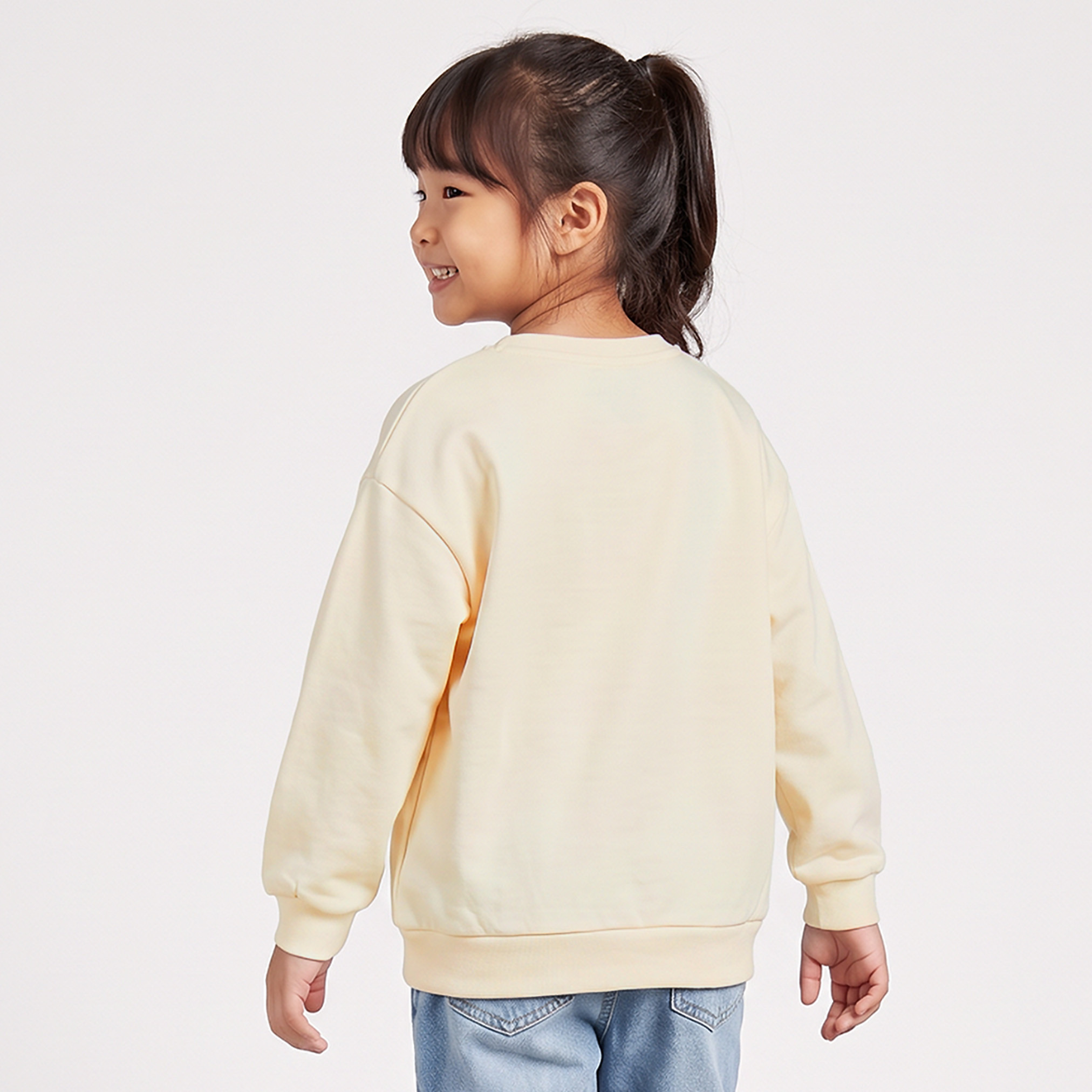 سويت شيرت قطن بأكمام طويلة وطبعات جرافيك من جونيورز-girls-clothing-sweatshirts-image-2