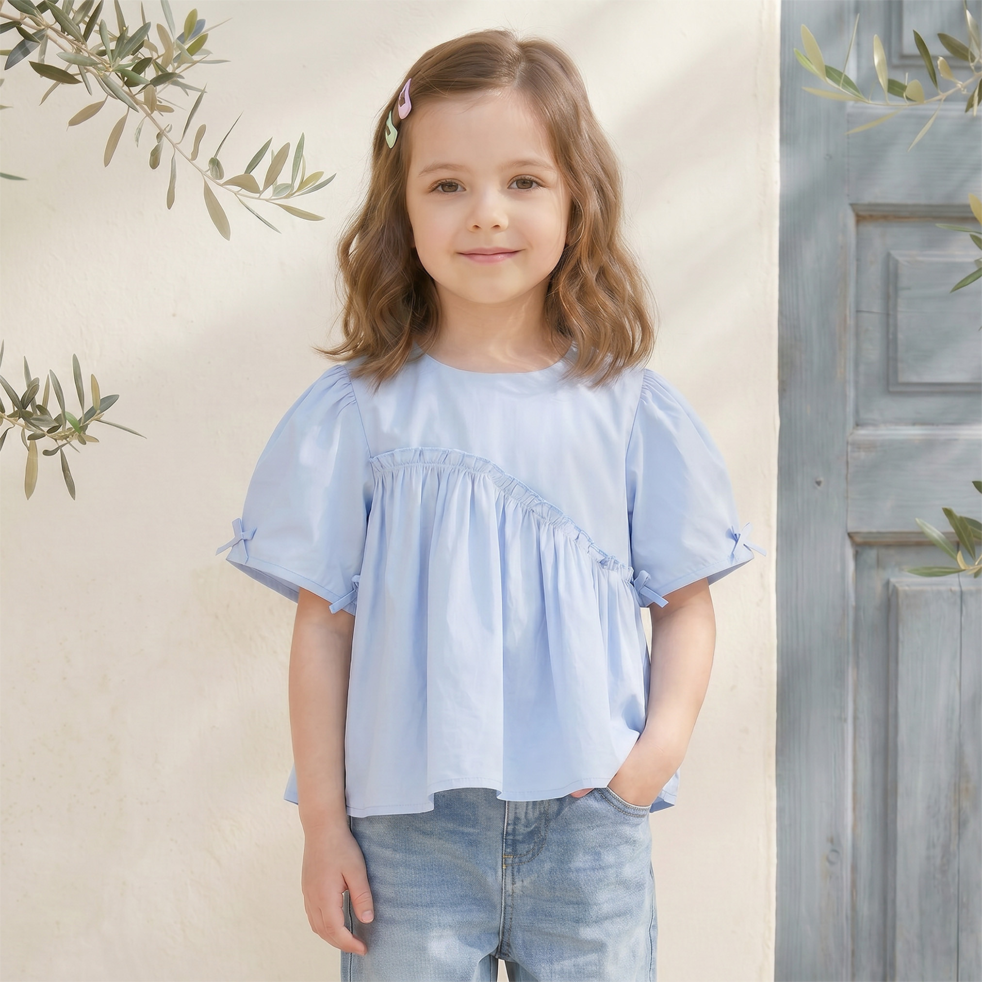 بلوزة بياقة مستديرة وأكمام قصيرة وتفاصيل كشكش من جونيورز-girls-clothing-blousesandshirts-image-1