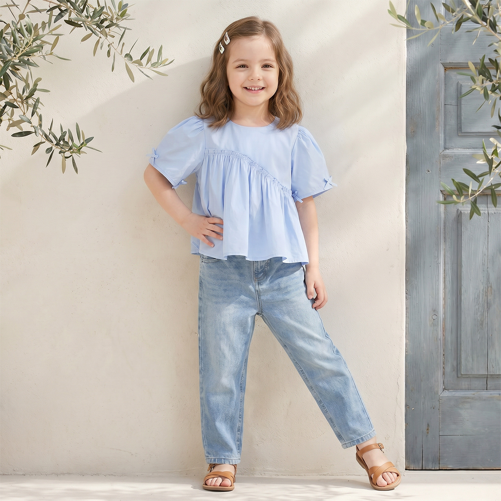 بلوزة بياقة مستديرة وأكمام قصيرة وتفاصيل كشكش من جونيورز-girls-clothing-blousesandshirts-image-2