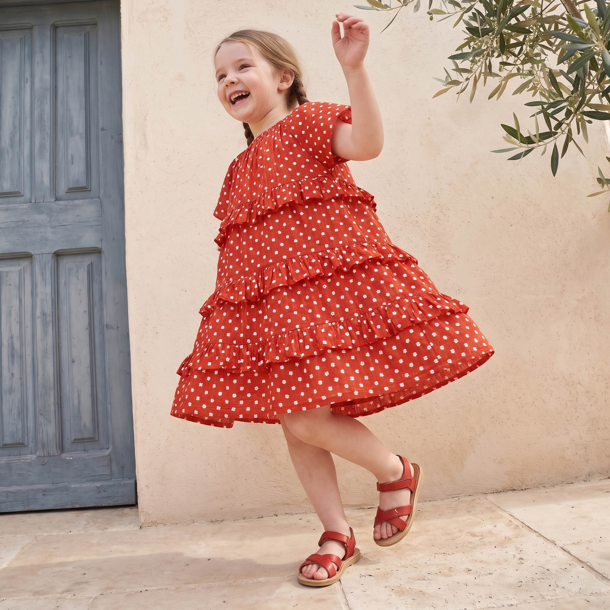 فستان متعدد الطبقات طول الركبة بياقة مستديرة وأكمام قصيرة وطبعات أزهار من جونيورز-girls-clothing-dressesandjumpsuits-image-1