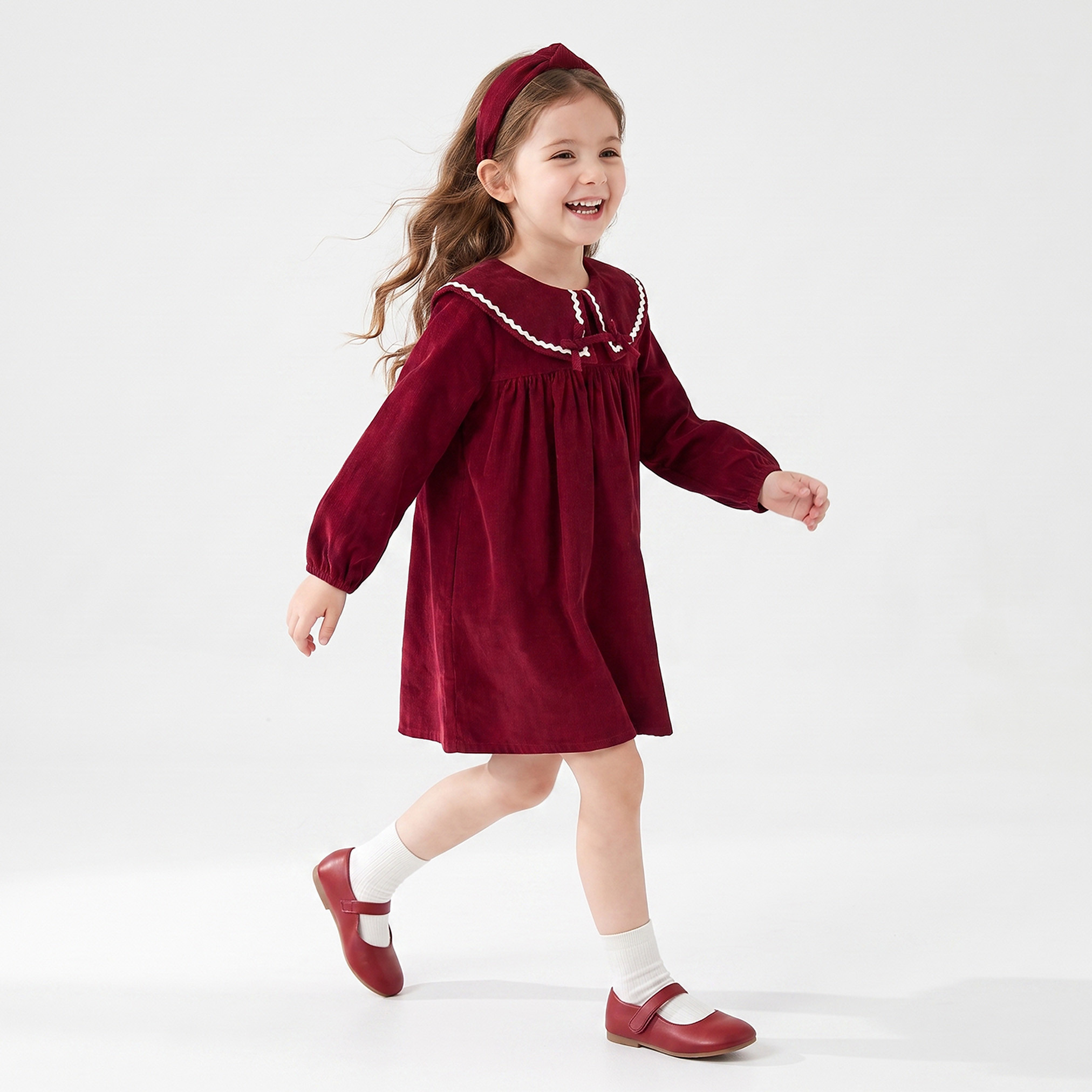فستان إيه لاين بياقة بيتر بان وأكمام طويلة بتصميم كوردروي من جونيورز-girls-clothing-dressesandjumpsuits-image-4