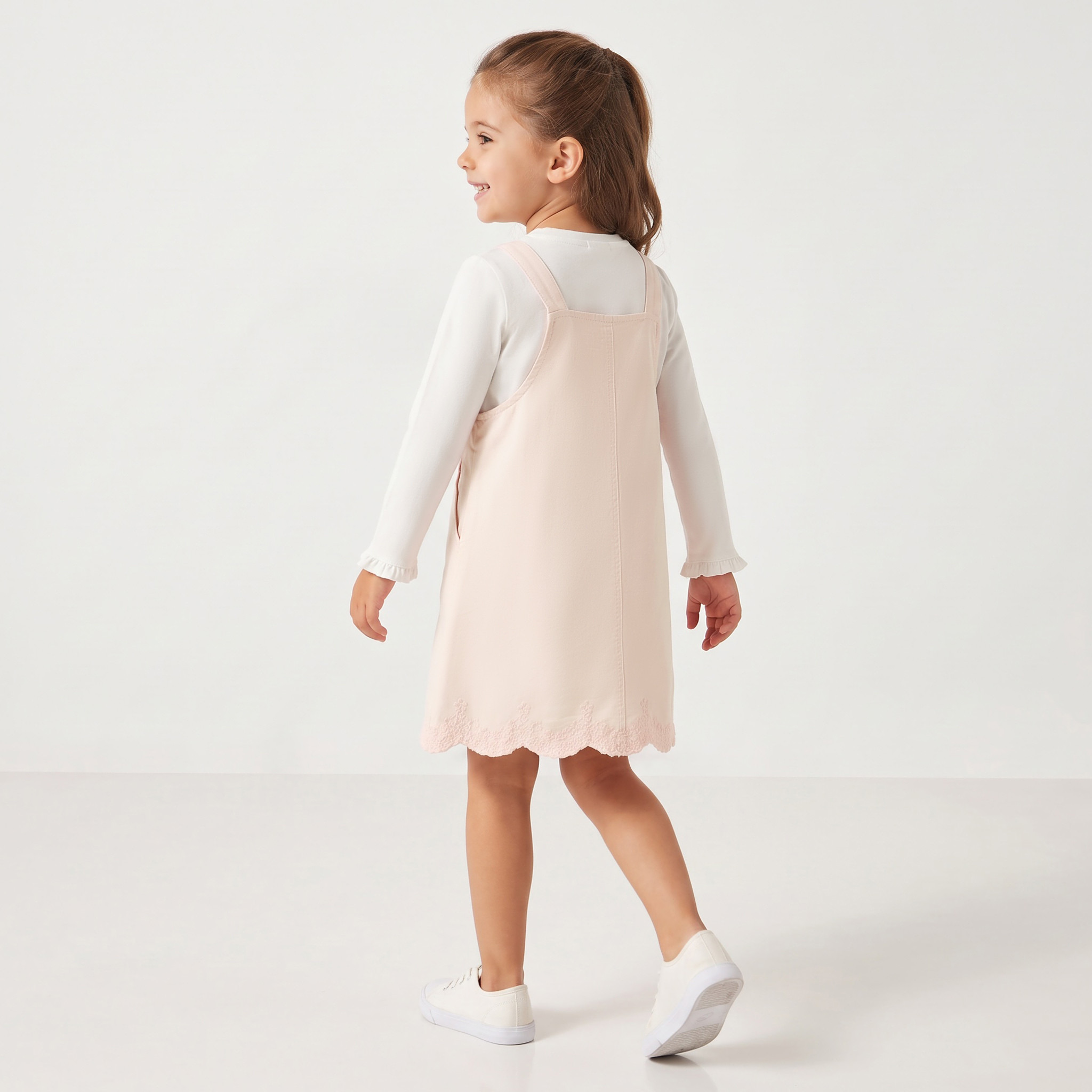 فستان مريلة بدون أكمام بياقة مربعة وبلوزة من جونيورز-girls-clothing-dressesandjumpsuits-image-2
