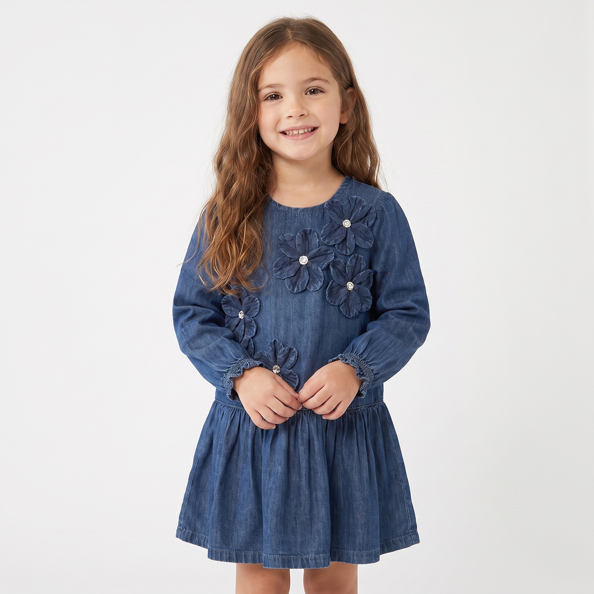 فستان دينم فوق الركبة بأكمام طويلة وتطريز أزهار وياقة مستديرة من جونيورز-girls-clothing-dressesandjumpsuits-image-1