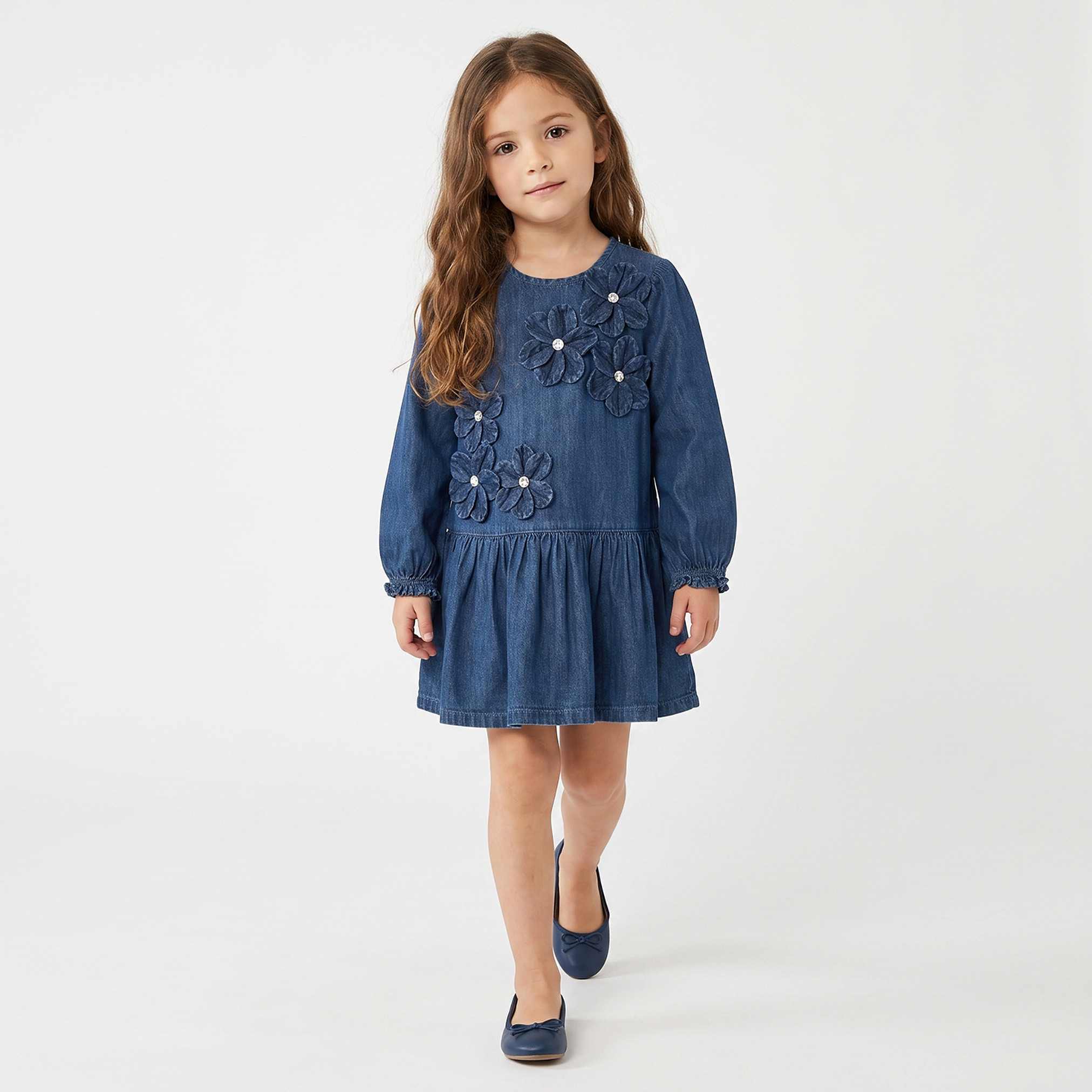فستان دينم فوق الركبة بأكمام طويلة وتطريز أزهار وياقة مستديرة من جونيورز-girls-clothing-dressesandjumpsuits-image-6