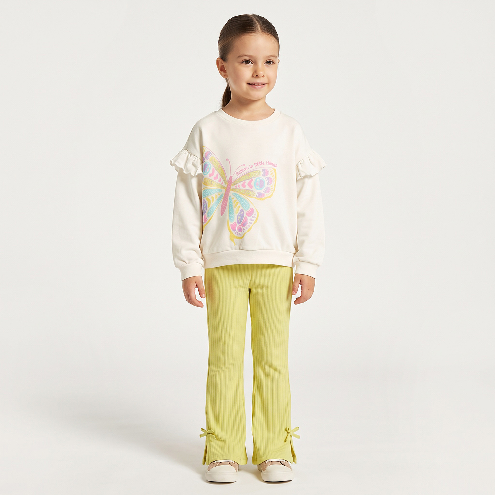 طقم سويت شيرت بياقة ضيقة وأكمام طويلة وبنطلون بطبعات فراشات من جونيورز-baby-girls-clothing-setsandcoords-image-1