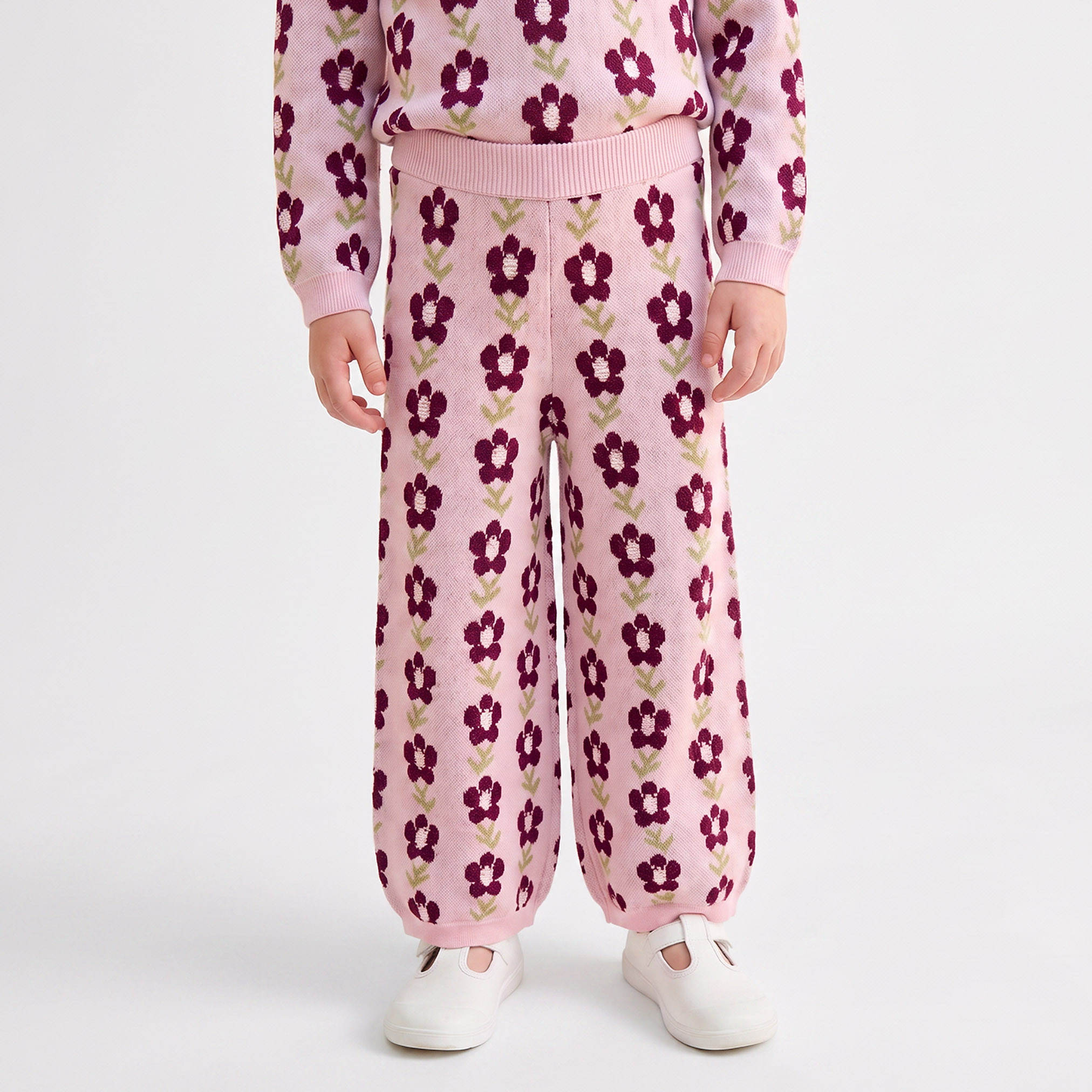 طقم تيشيرت بياقة وأكمام طويلة وبنطلون رياضي بطبعة زهور من جونيورز-baby-girls-clothing-setsandcoords-image-4