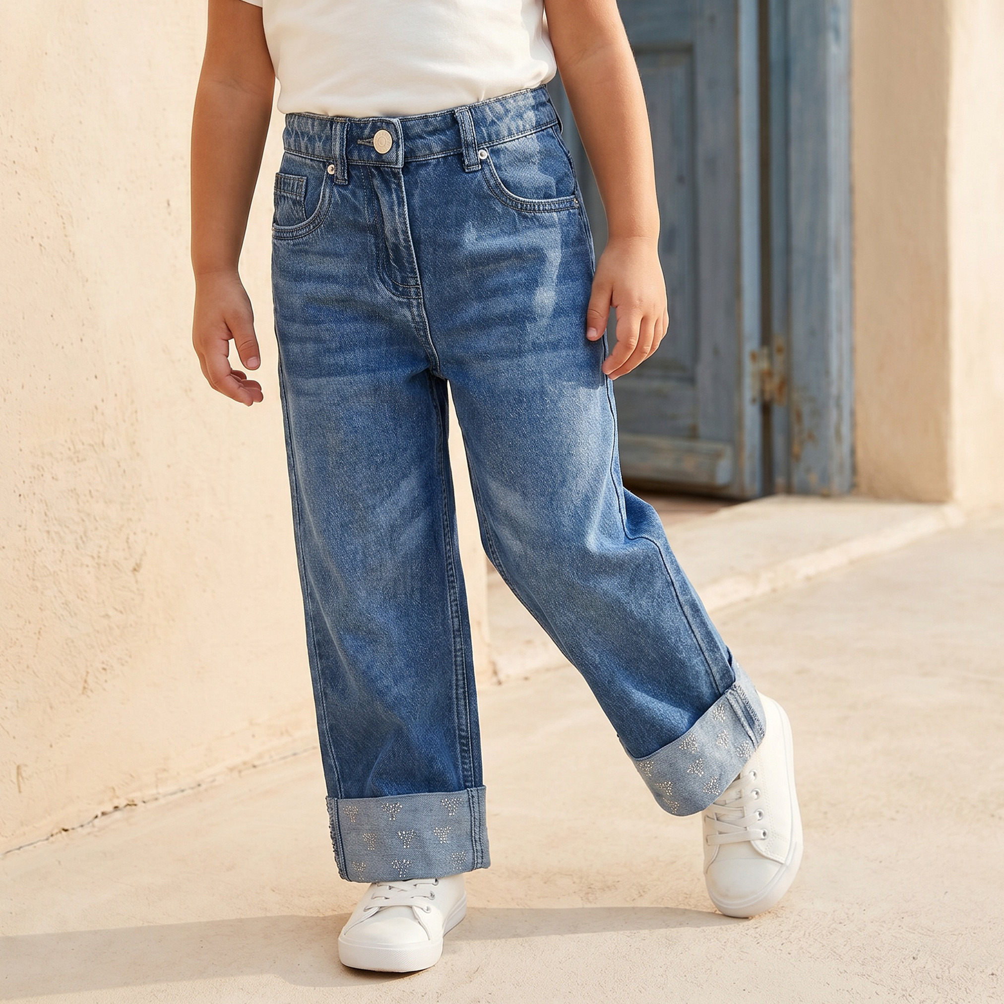 جينز بخصر مرتفع وغسيل متوسط مع تزيينات من جونيورز-girls-clothing-bottoms-jeansandjeggings-image-1