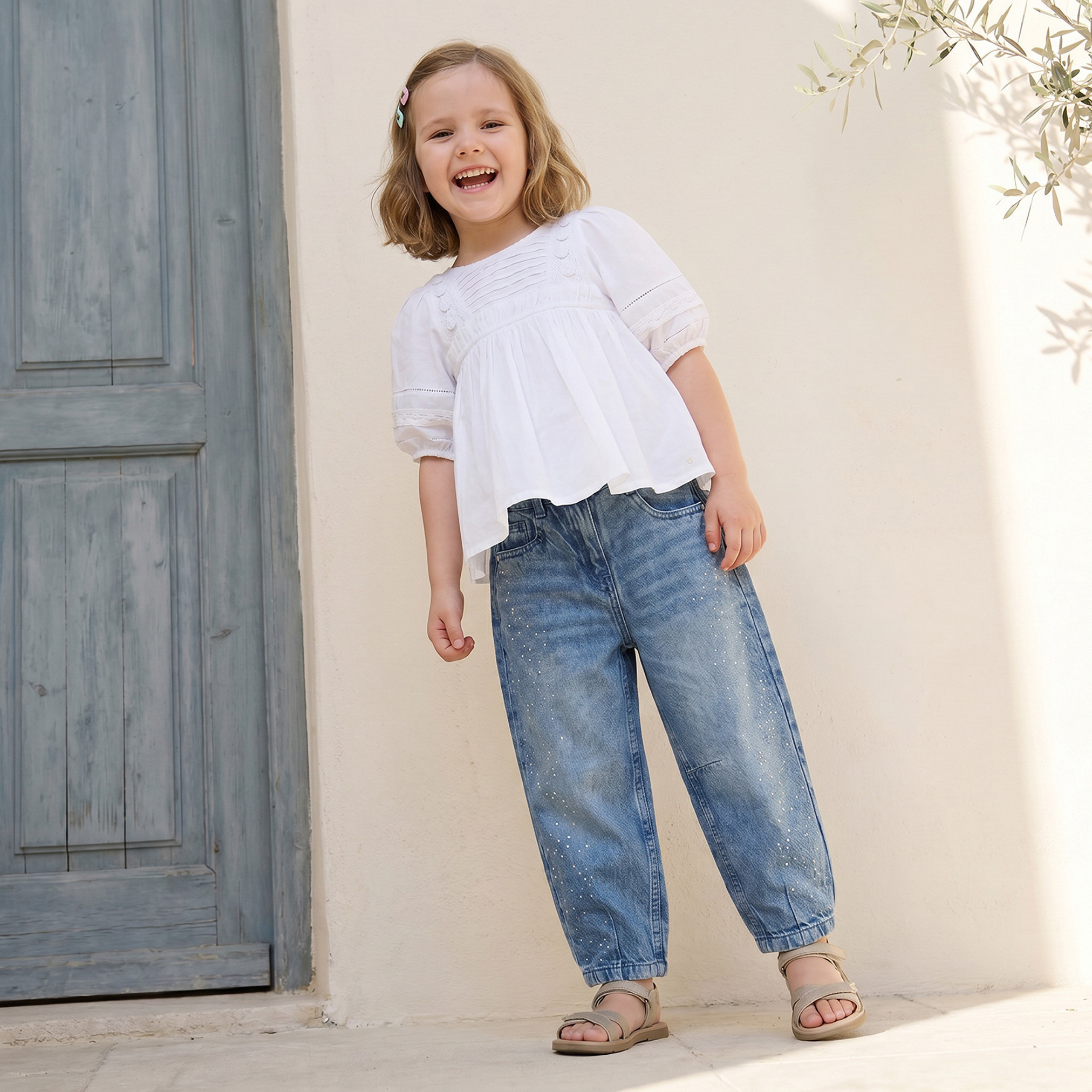 بنطلون جينز بتفاصيل تطريز وزر إغلاق من جونيورز-girls-clothing-bottoms-jeansandjeggings-image-2