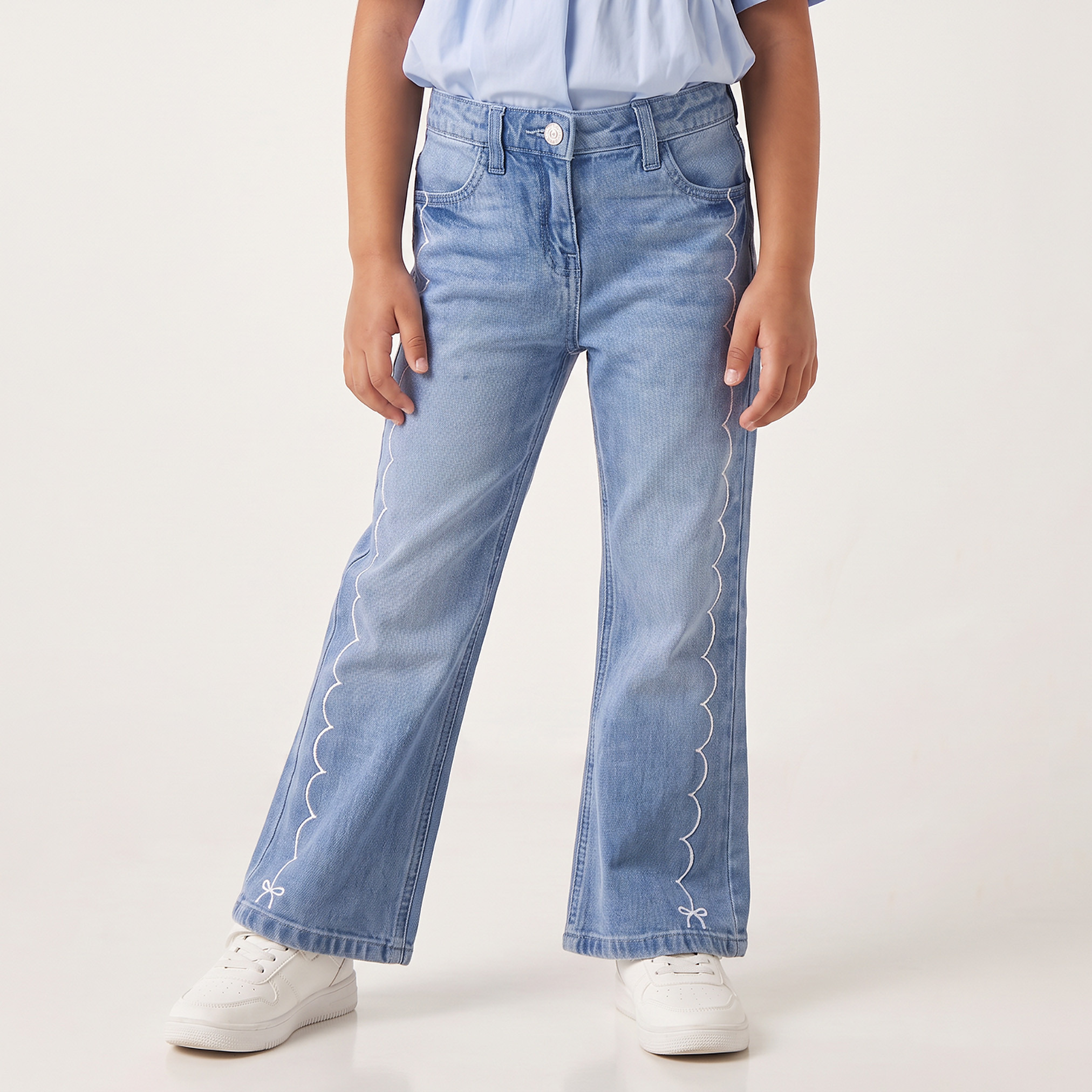 بنطلون جينز مطرز من جونيورز-girls-clothing-bottoms-jeansandjeggings-image-1