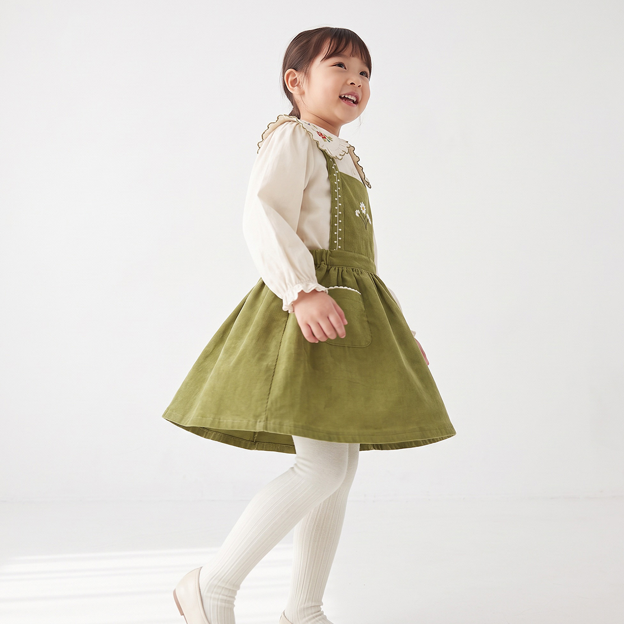 Eligo Peter Pan Collar Long Sleeves Knee Length Pinafore Dress with Tights-girls-clothing-dressesandjumpsuits-image-3
