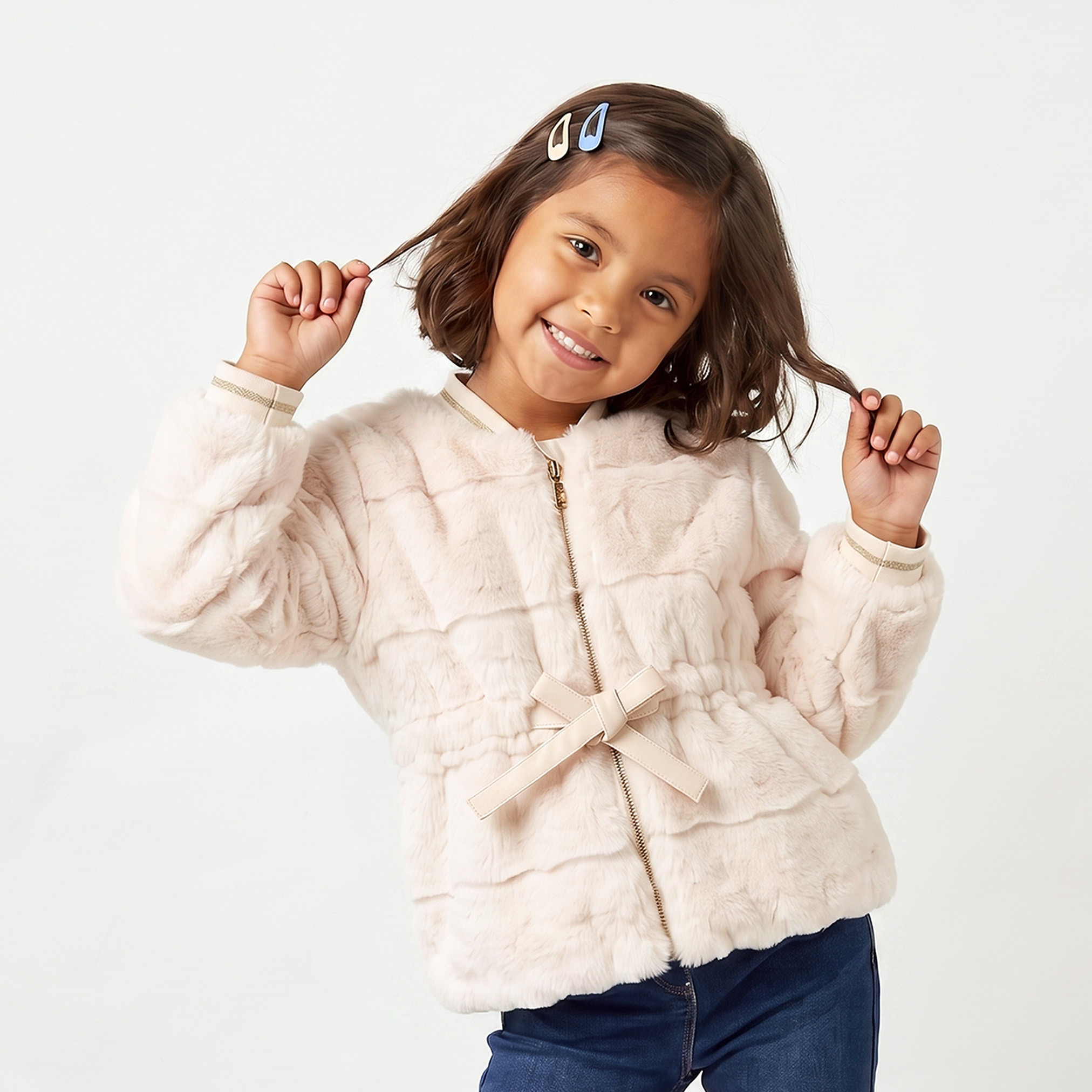 جاكيت من الفرو الصناعي بتفاصيل فيونكة من إليجو-baby-girls-clothing-winterwear-jacketsandcoats-image-1