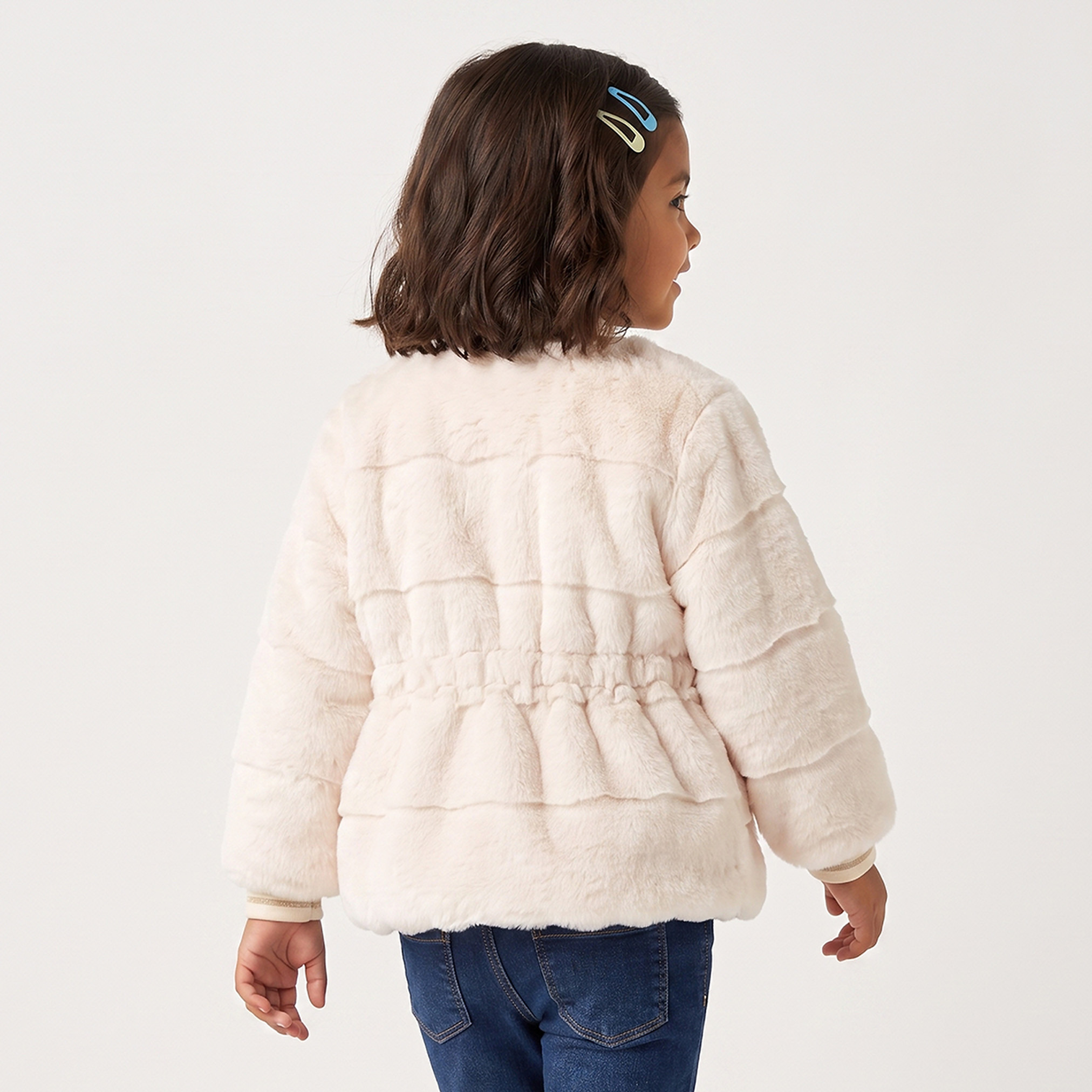 جاكيت من الفرو الصناعي بتفاصيل فيونكة من إليجو-baby-girls-clothing-winterwear-jacketsandcoats-image-3