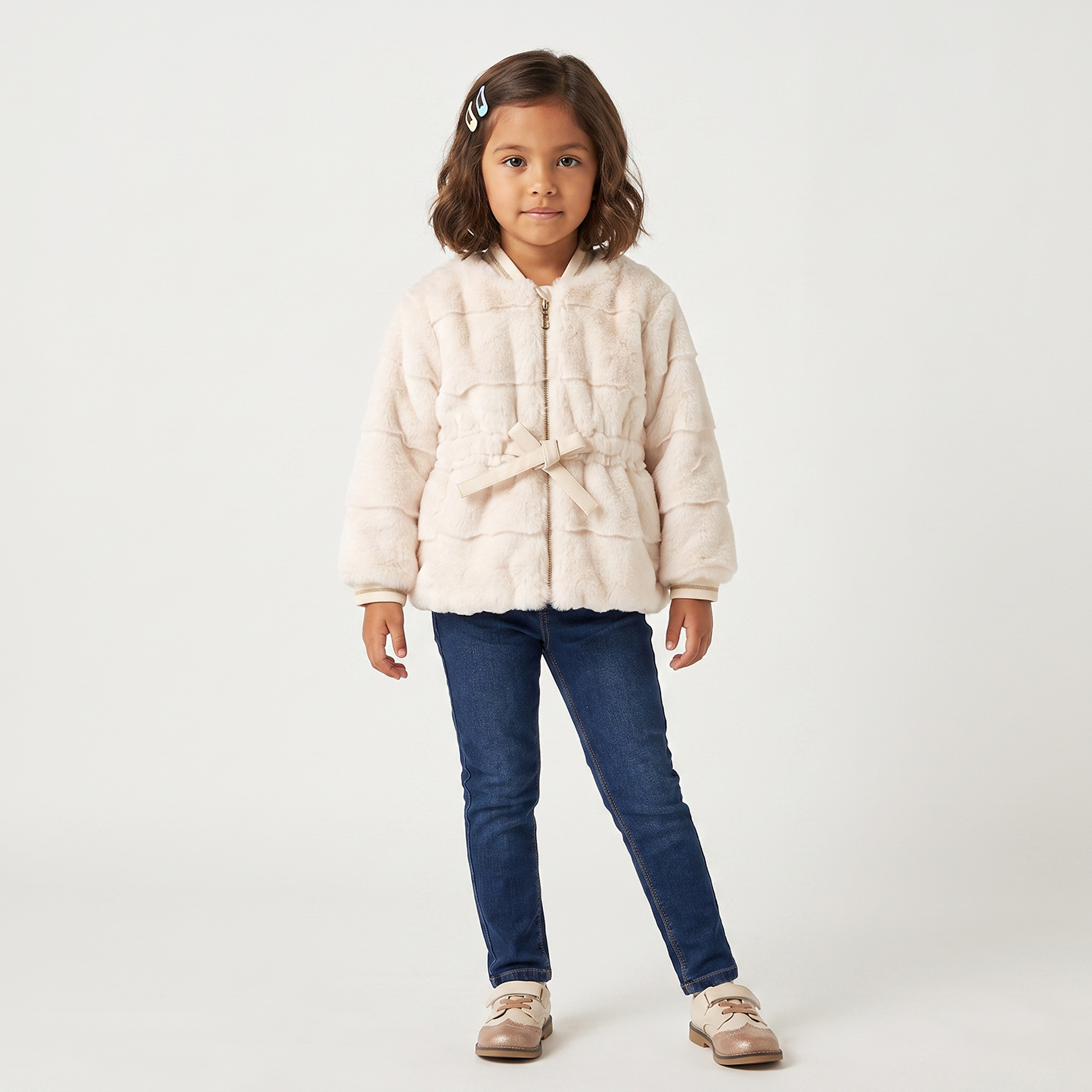 جاكيت من الفرو الصناعي بتفاصيل فيونكة من إليجو-baby-girls-clothing-winterwear-jacketsandcoats-image-2