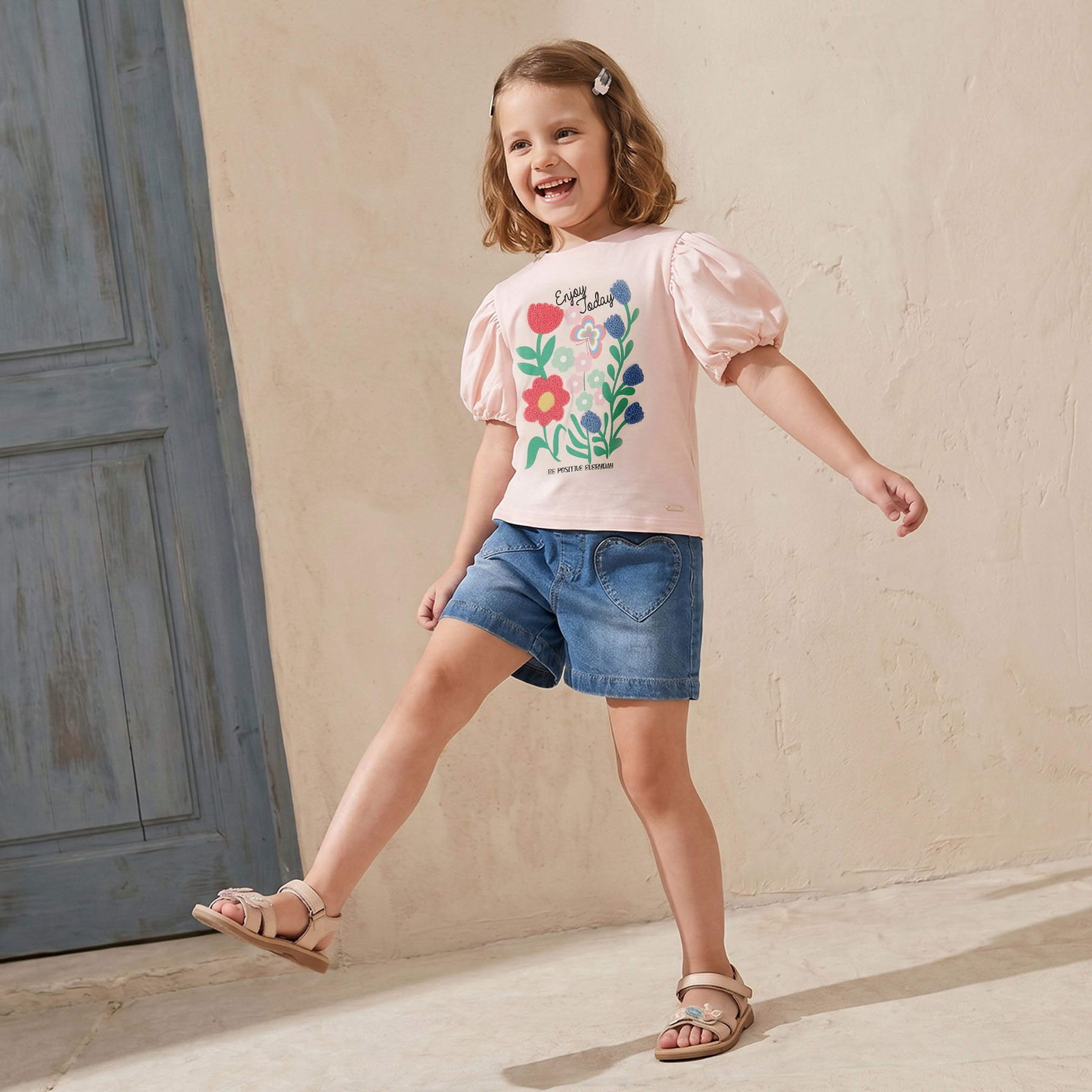 تيشيرت بطبعات أزهار وأكمام قصيرة وياقة ضيقة من لي كوبر-girls-clothing-tshirts-image-2