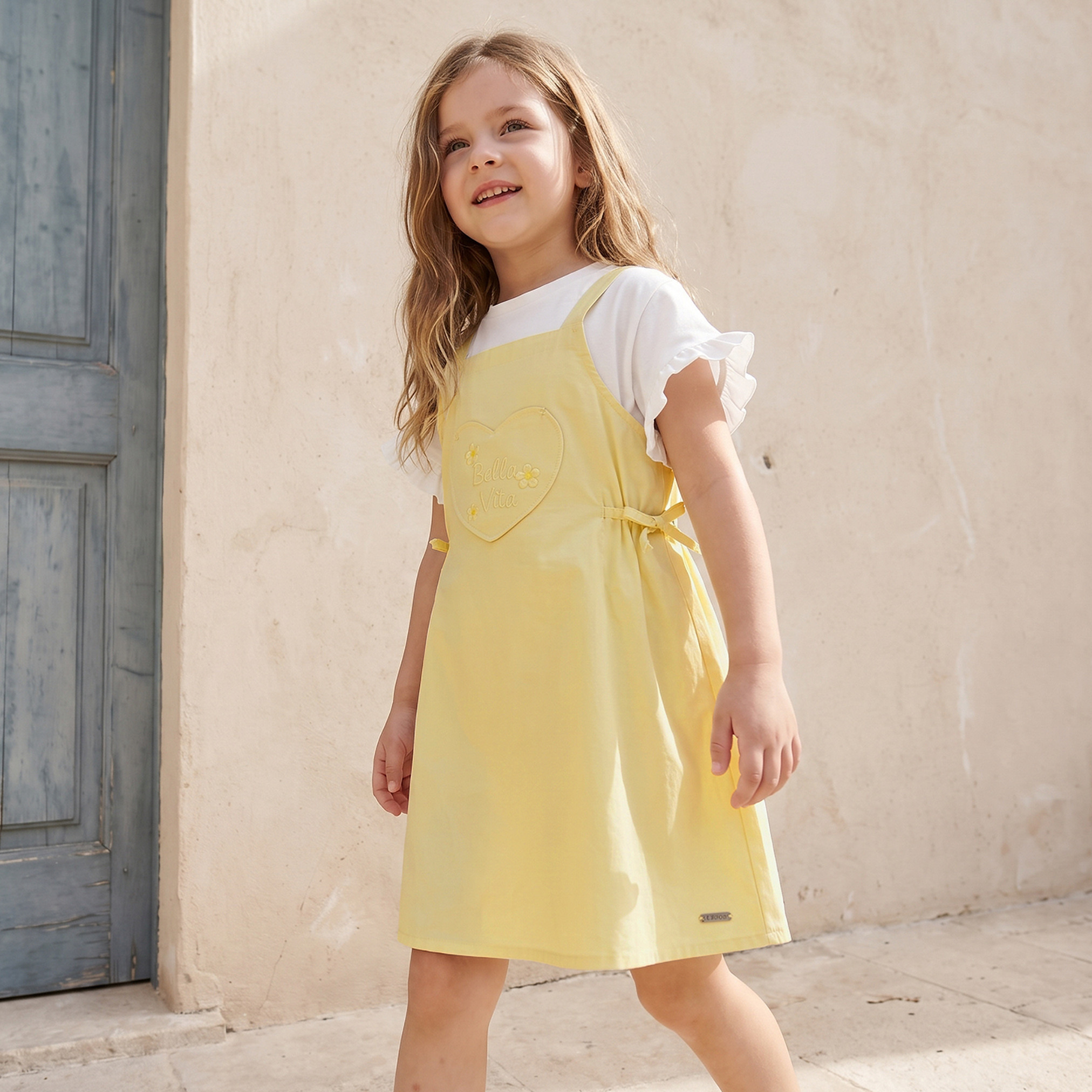 طقم فستان مريلة وتيشيرت برقبة مستديرة وأكمام قصيرة وتطريزات من لي كوبر-girls-clothing-dressesandjumpsuits-image-5