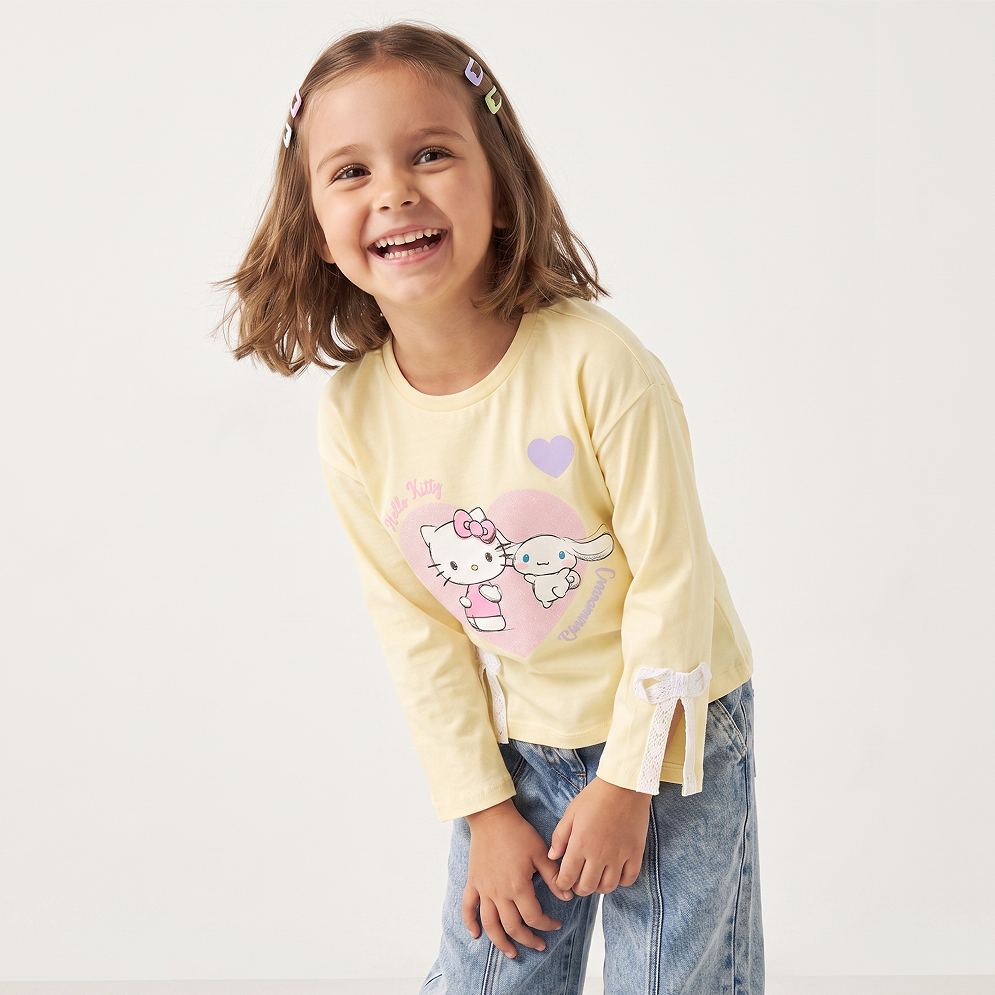 تيشيرت بأكمام طويلة وياقة مستديرة بطبعة هيلو كيتي من سانريو-girls-clothing-tshirts-image-1