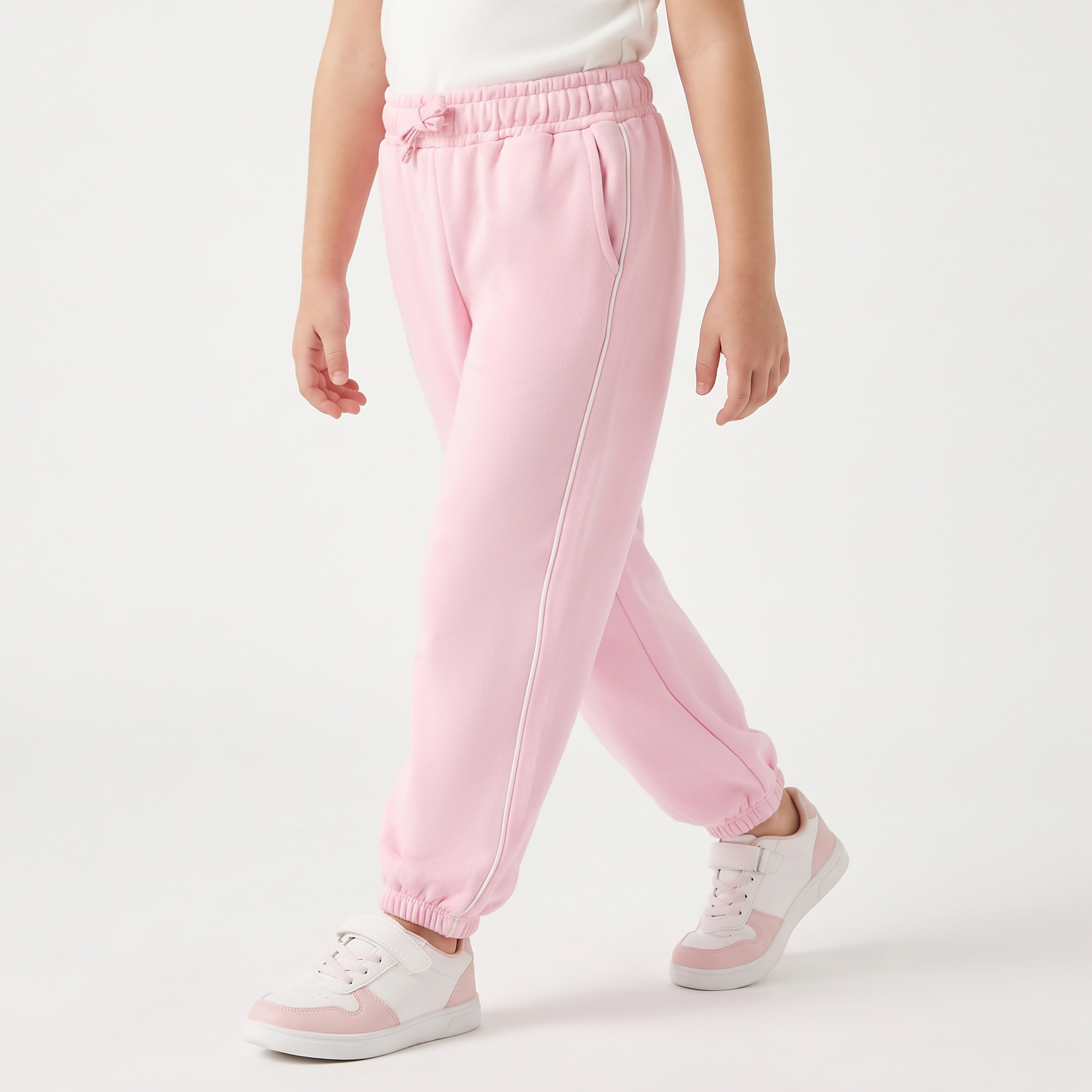 طقم بنطلون رياضي وسويت شيرت بأكمام طويلة وقبعة وطبعات هيلو كيتي من سانريو-baby-girls-clothing-setsandcoords-image-3