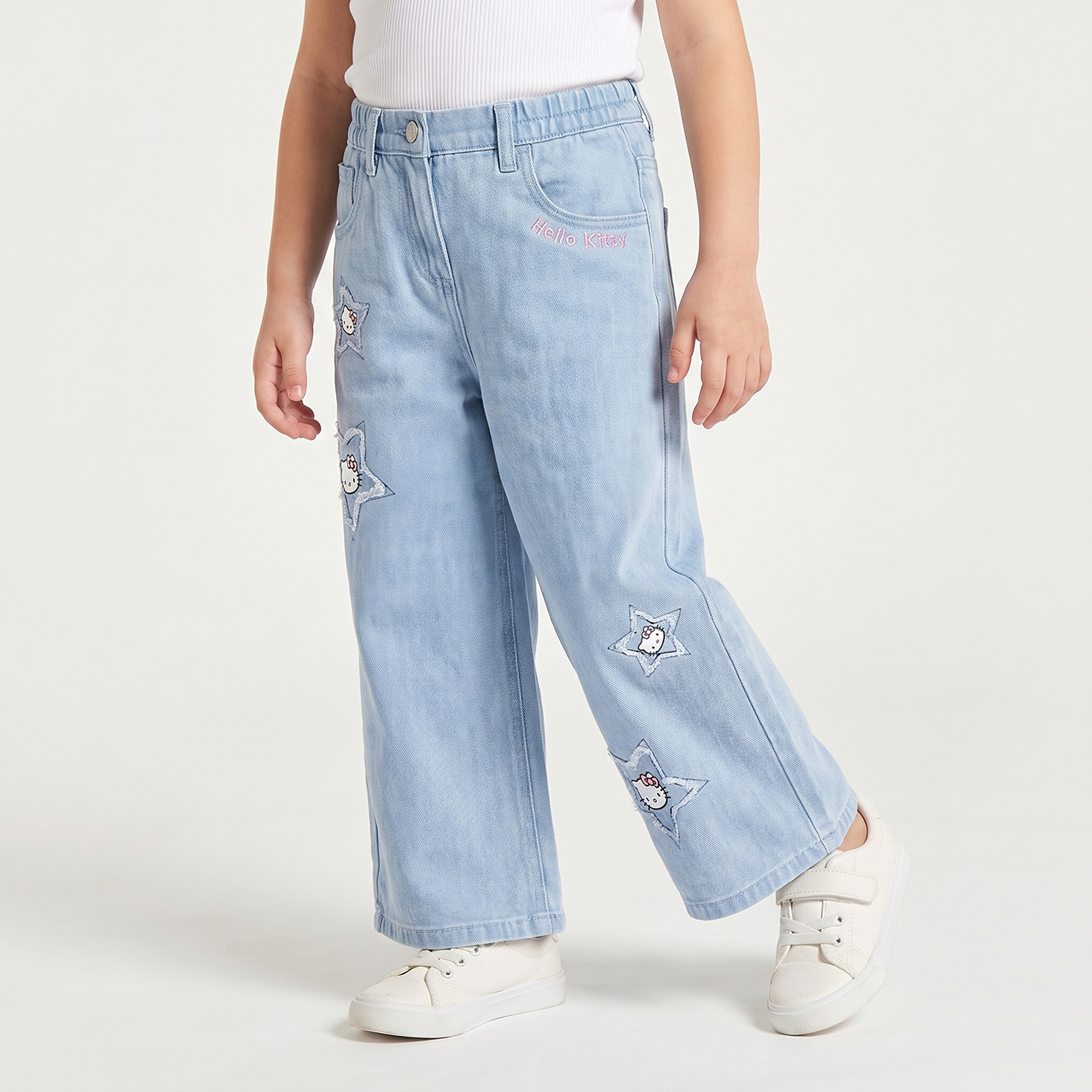 بنطلون جينز واسع الساقين بتطريز هيلو كيتي من سانريو-baby-girls-clothing-bottoms-jeans-image-1