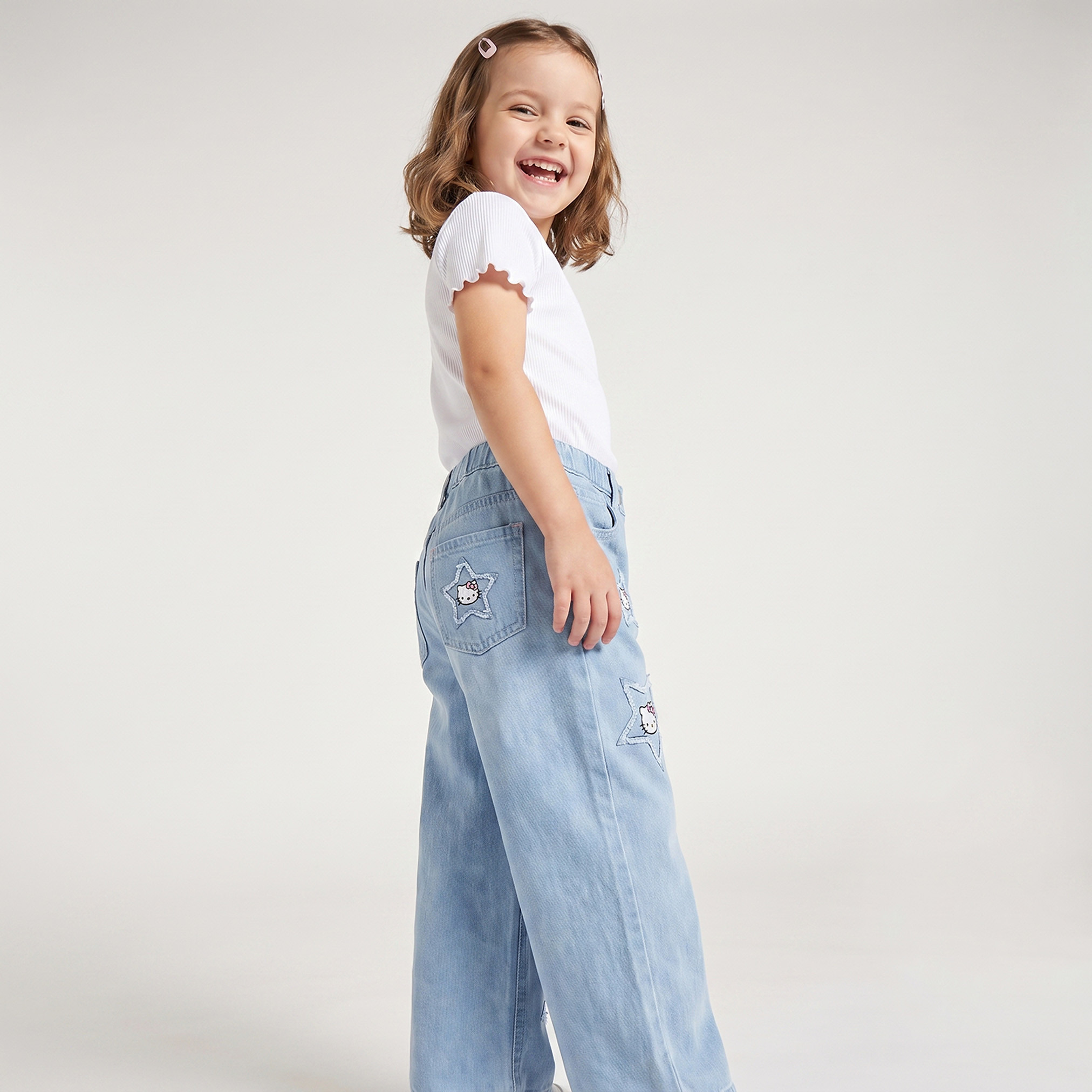 بنطلون جينز واسع الساقين بتطريز هيلو كيتي من سانريو-baby-girls-clothing-bottoms-jeans-image-7