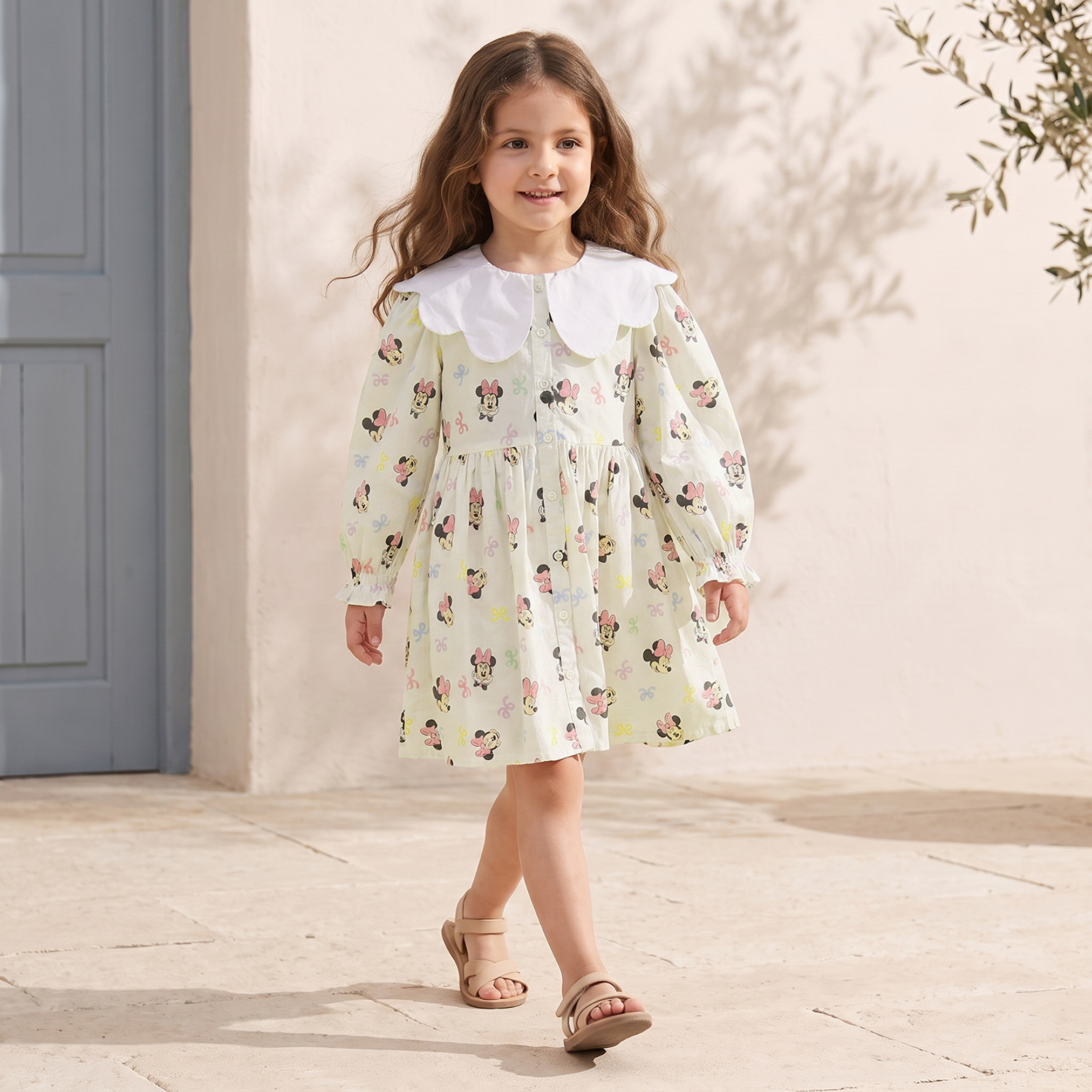 فستان إيه لاين بطول الركبة وبأكمام طويلة وياقة بيتر بان وطبعات من ديزني-girls-clothing-dressesandjumpsuits-image-1