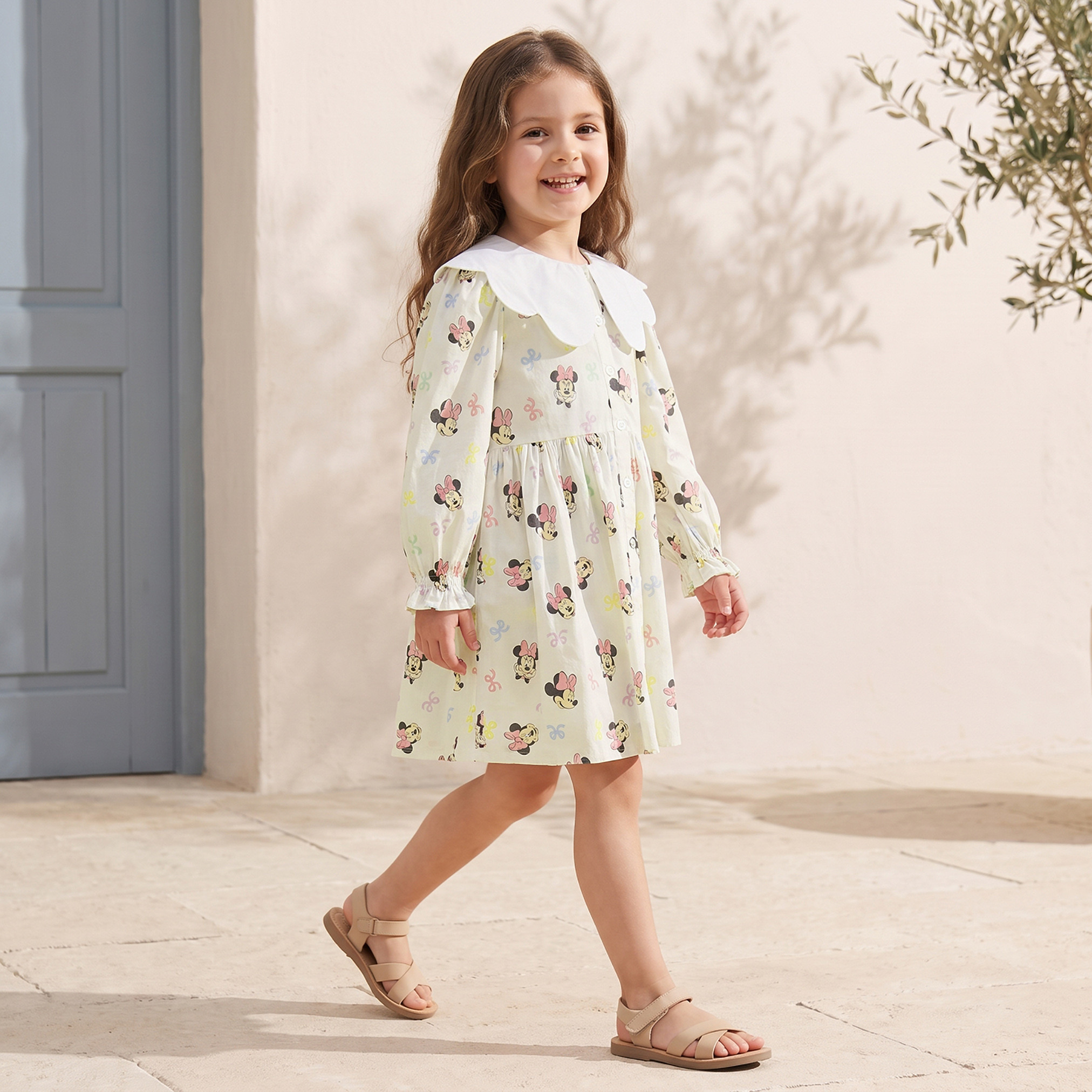 فستان إيه لاين بطول الركبة وبأكمام طويلة وياقة بيتر بان وطبعات من ديزني-girls-clothing-dressesandjumpsuits-image-4