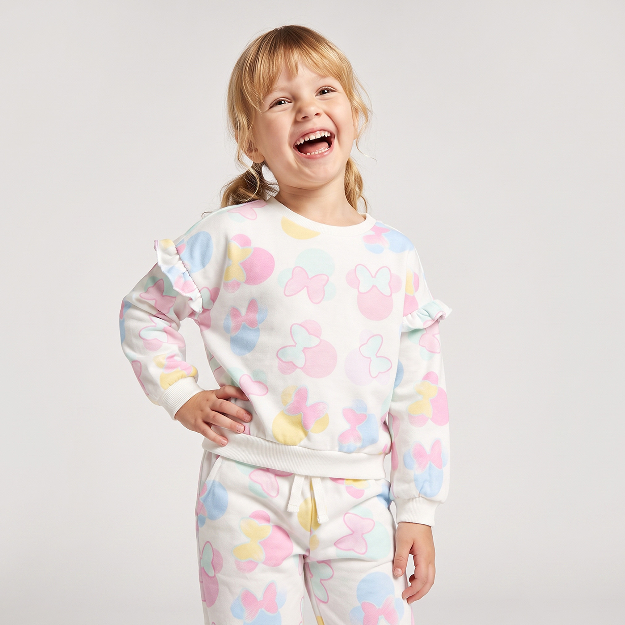 طقم بنطلون رياضي وسويت شيرت بأكمام طويلة وياقة ضيقة وطبعات من ديزني-baby-girls-clothing-setsandcoords-image-2