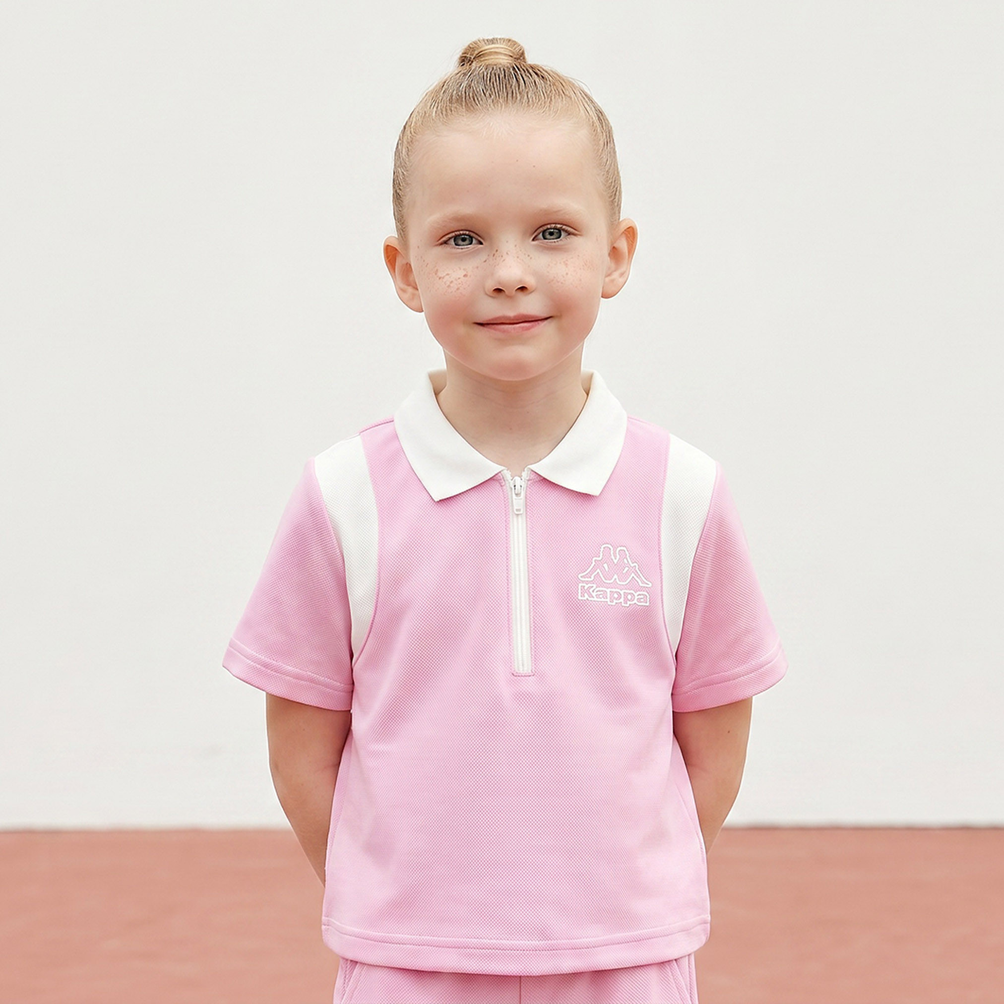 طقم تيشيرت بولو بياقة قصيرة وأكمام قصيرة وبنطلون واسع مع طبعة شعار من كابا-baby-girls-clothing-setsandcoords-image-2