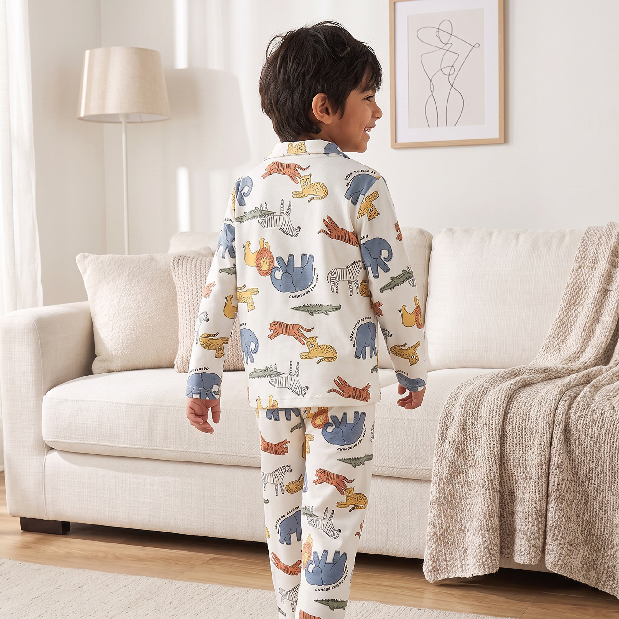 طقم بيجاما قطن بياقة وأكمام طويلة وطبعات سفاري من جونيورز-boys-clothing-nightwear-image-2