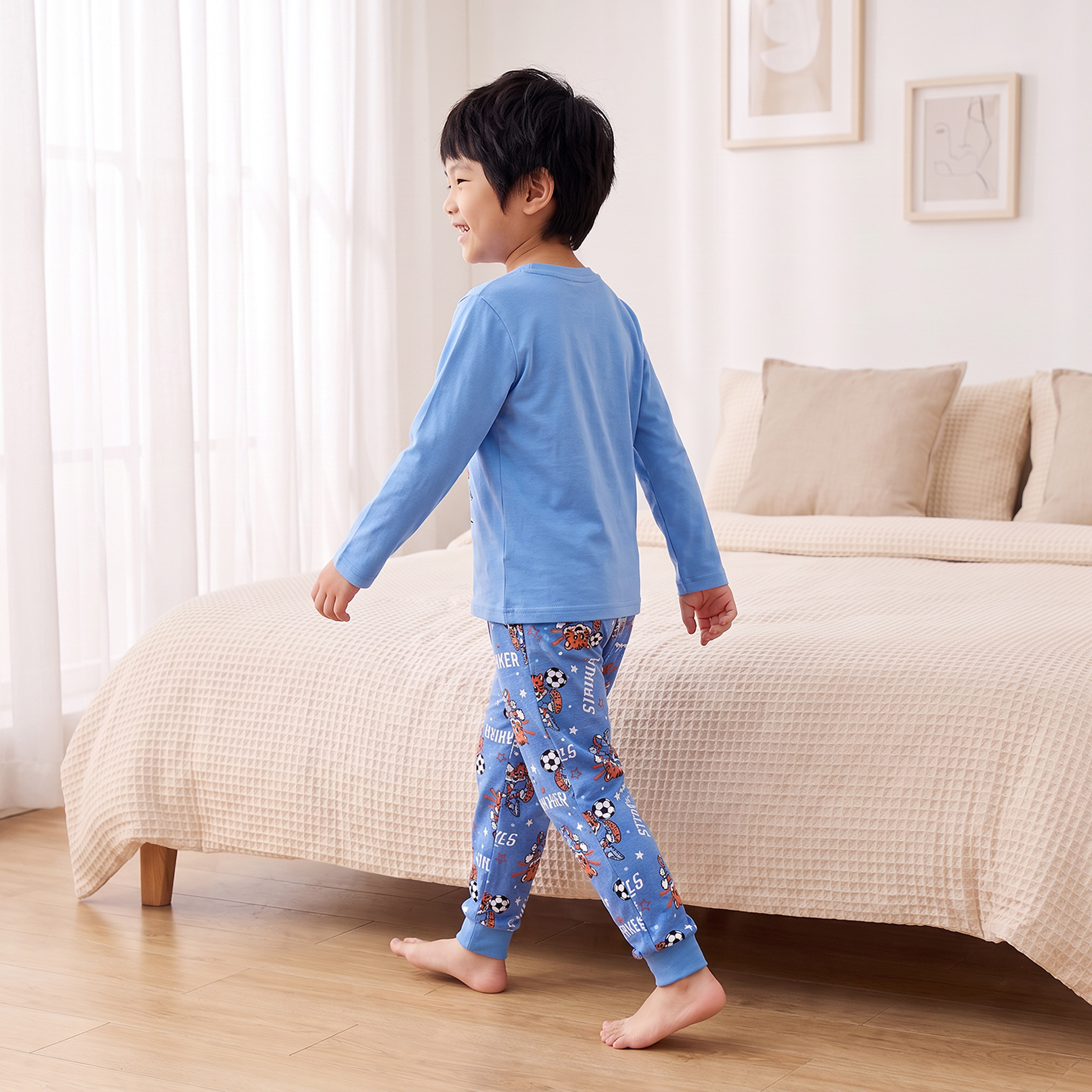طقم بيجاما قطن بياقة ضيقة وأكمام طويلة بطبعات من جونيورز-boys-clothing-nightwear-image-4