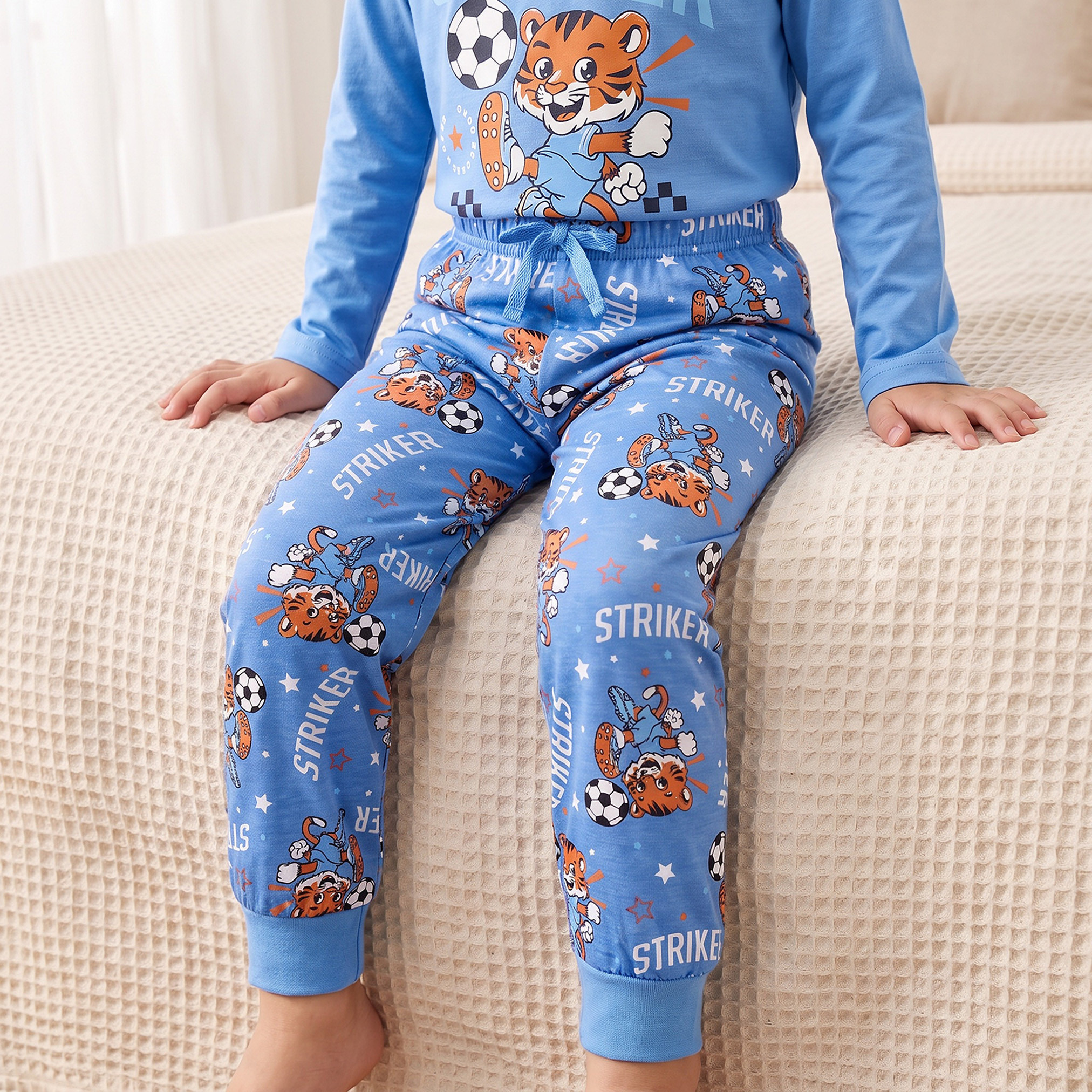 طقم بيجاما قطن بياقة ضيقة وأكمام طويلة بطبعات من جونيورز-boys-clothing-nightwear-image-3