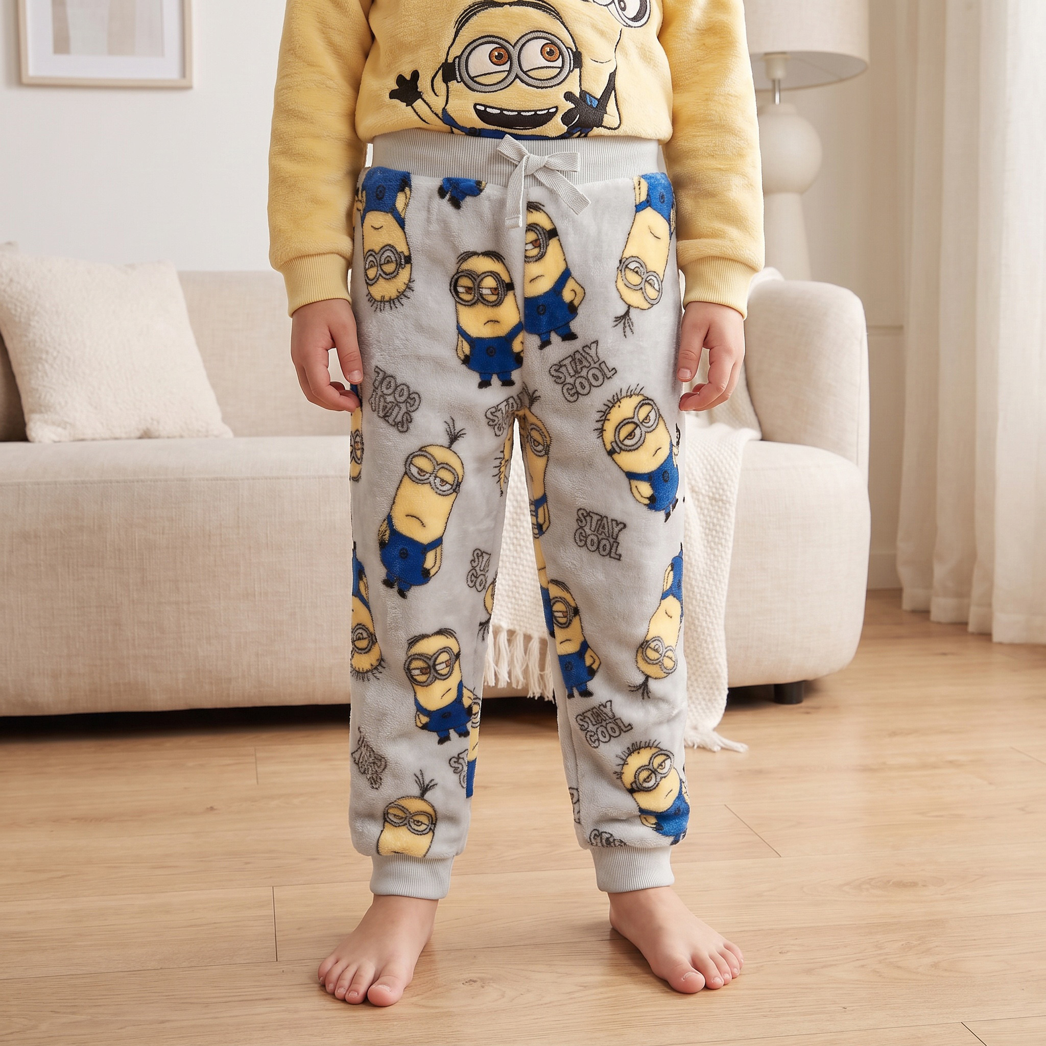 طقم بيجاما بأكمام طويلة وياقة ضيقة بطبعات مينيونز-boys-clothing-nightwear-image-3
