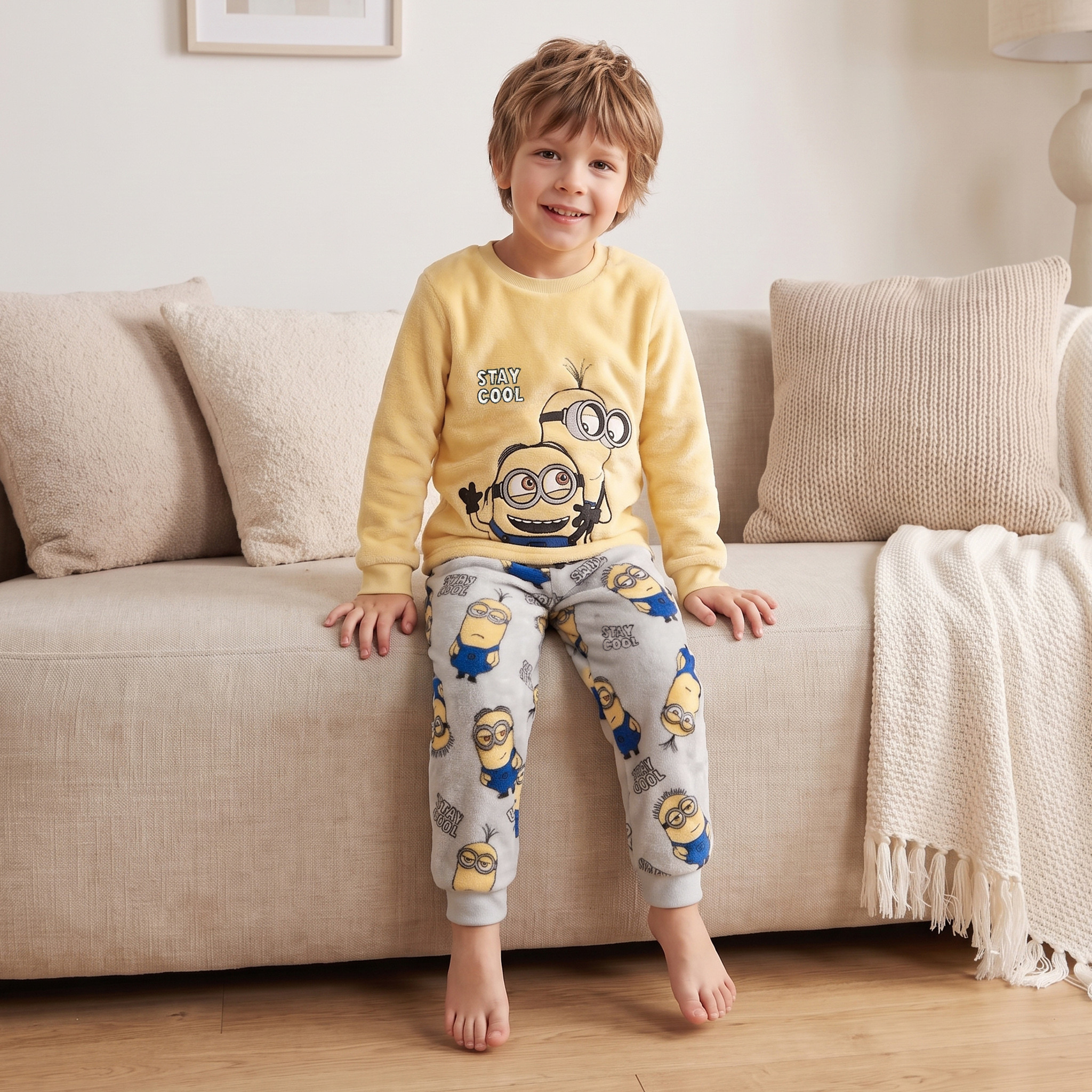 طقم بيجاما بأكمام طويلة وياقة ضيقة بطبعات مينيونز-boys-clothing-nightwear-image-7
