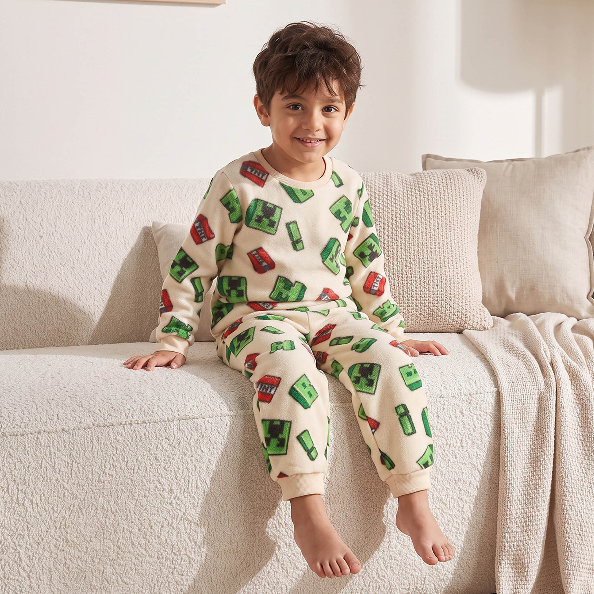 طقم بيجاما قطن بياقة ضيقة وأكمام طويلة وطبعات من ماينكرافت-boys-clothing-nightwear-image-8