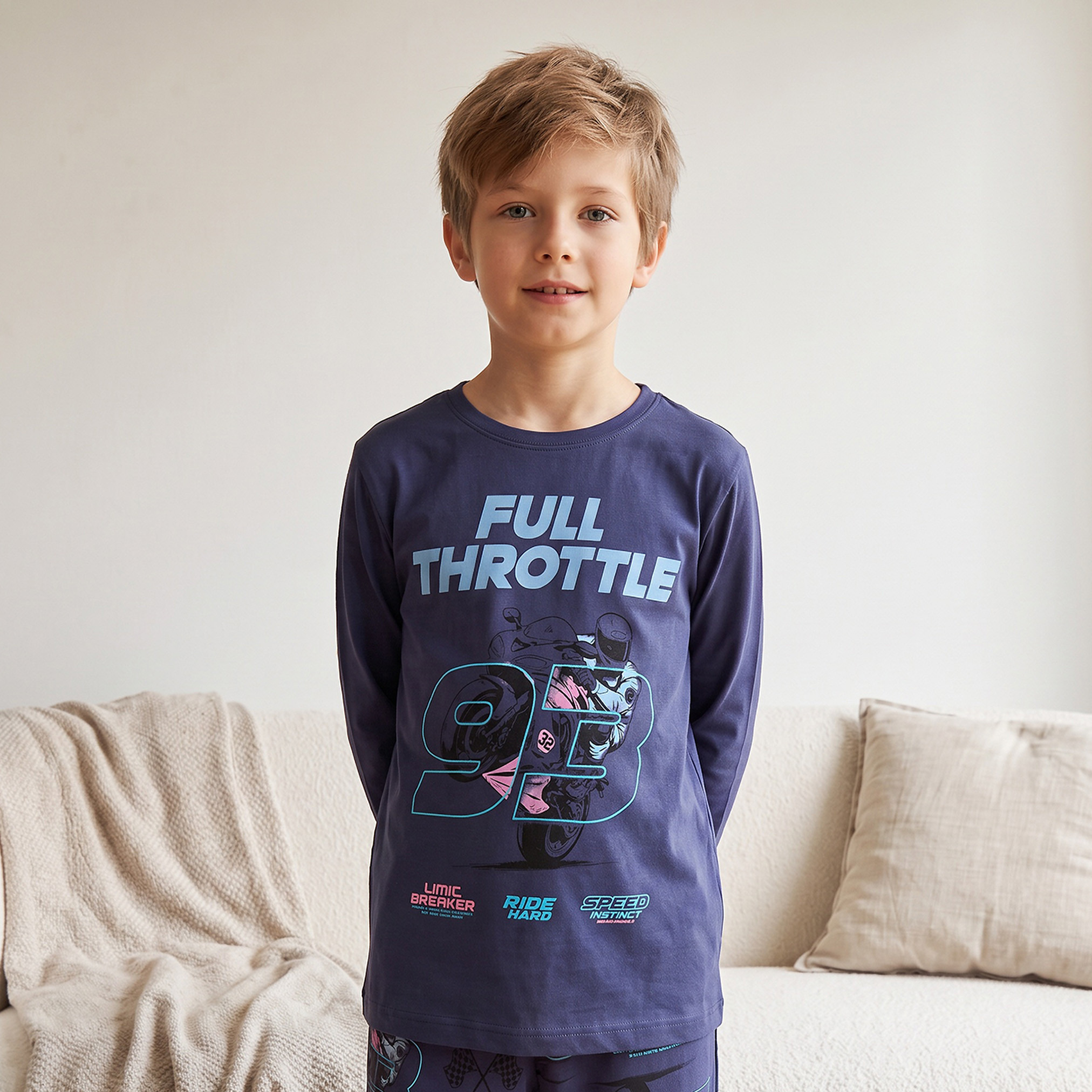 طقم بيجاما قطن بياقة ضيقة وأكمام طويلة بطبعات سباق من جونيورز-boys-clothing-nightwear-image-3
