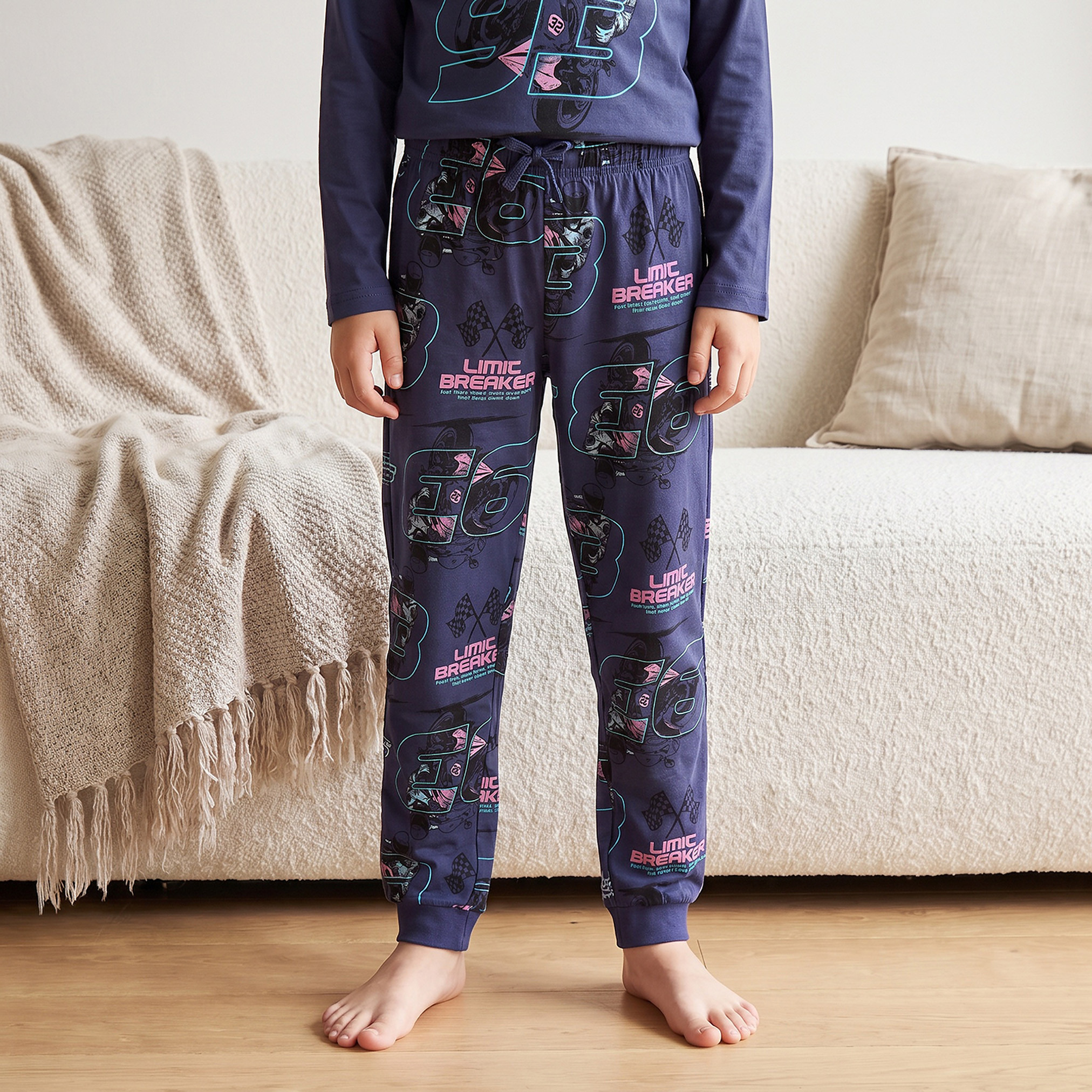 طقم بيجاما قطن بياقة ضيقة وأكمام طويلة بطبعات سباق من جونيورز-boys-clothing-nightwear-image-4