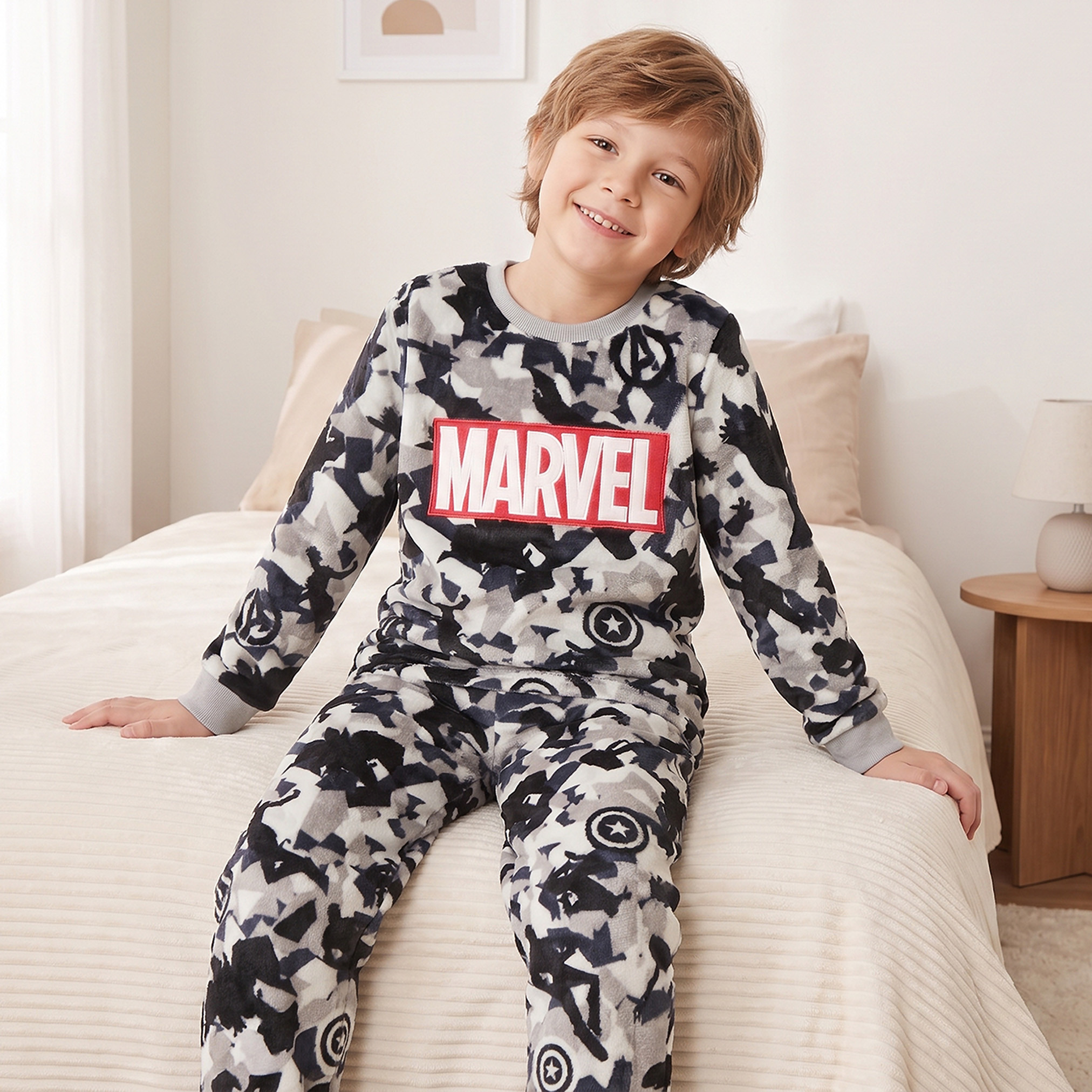 Crew Neck Long Sleeves Pyjama Set with Avengers Print-boys-clothing-nightwear-image-8
