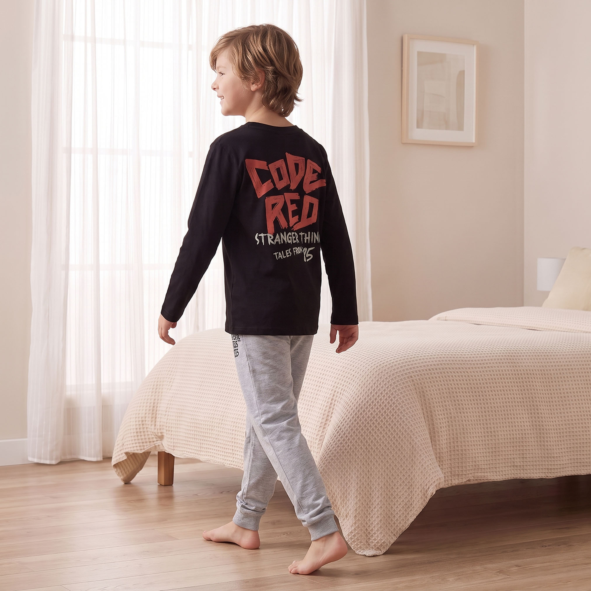 طقم بيجاما قطن بياقة ضيقة وأكمام طويلة بطبعات سترينجر ثينجز من نتفليكس-boys-clothing-nightwear-image-2