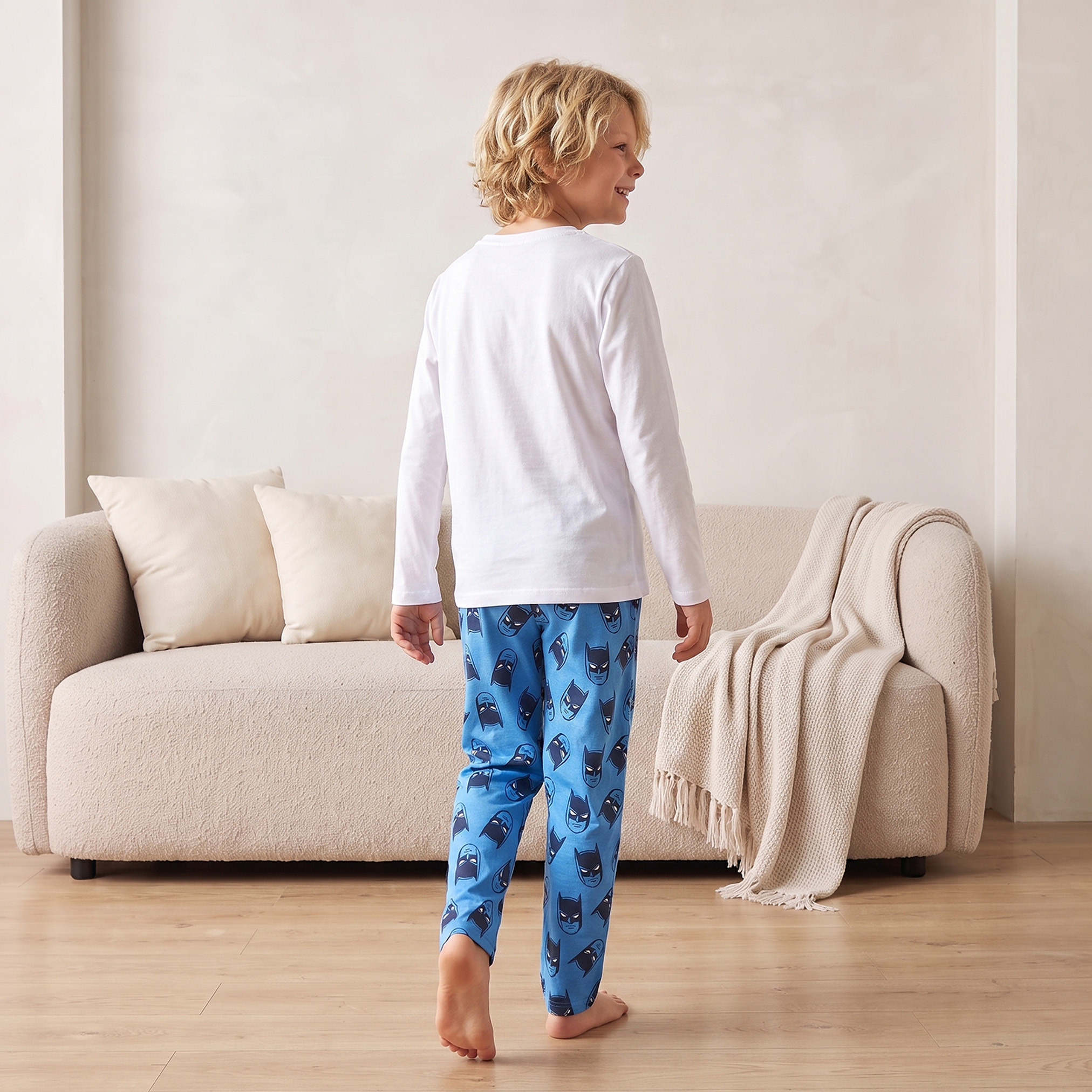 طقم بيجاما قطني بياقة مستديرة وأكمام طويلة بطبعة باتمان-boys-clothing-nightwear-image-4