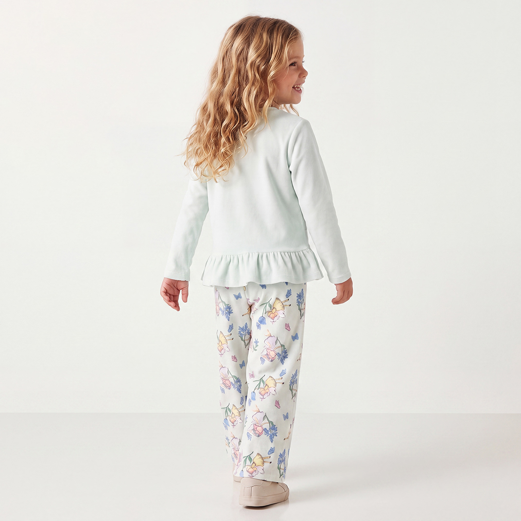 طقم بيجاما قطن بياقة ضيقة وأكمام طويلة بطبعات جنيات من جونيورز-girls-clothing-nightwear-image-4