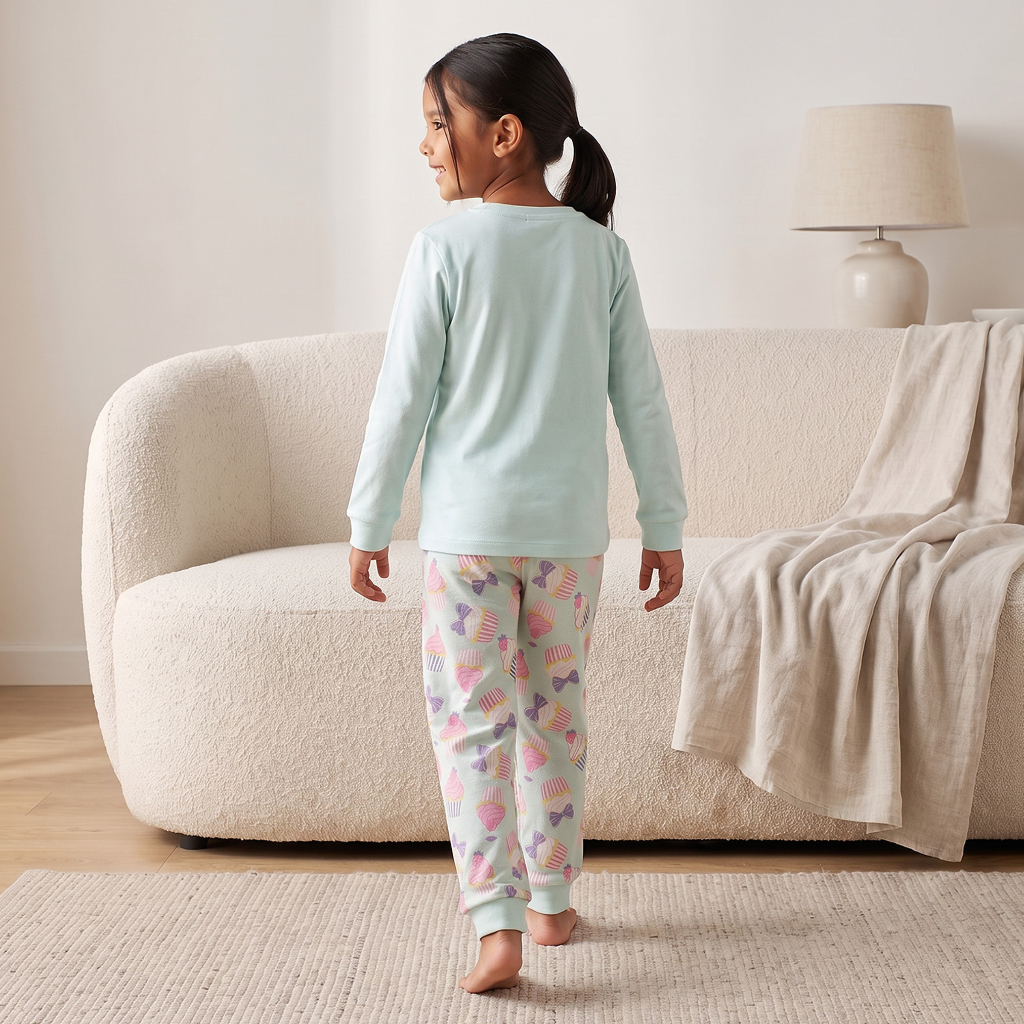 طقم بيجاما من القطن بياقة ضيقة وأكمام طويلة بطبعات متنوعة من جونيورز - عبوة من قطعتين-girls-clothing-nightwear-image-4