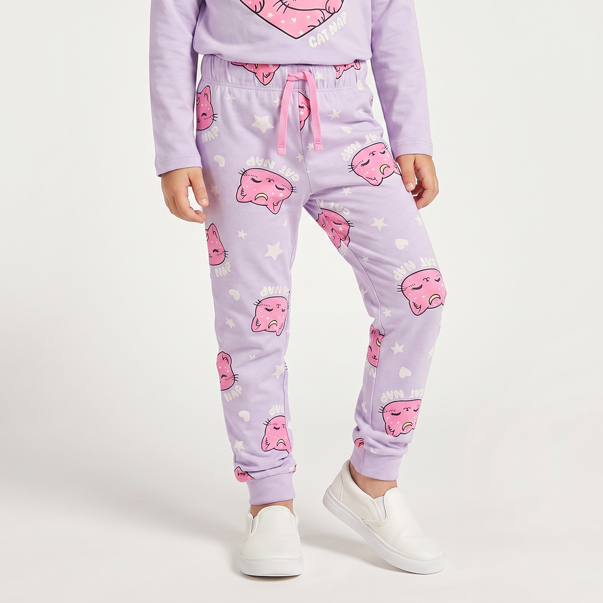 طقم بيجاما قطن بياقة ضيقة وأكمام طويلة بطبعات قطط من جونيورز-girls-clothing-nightwear-image-3