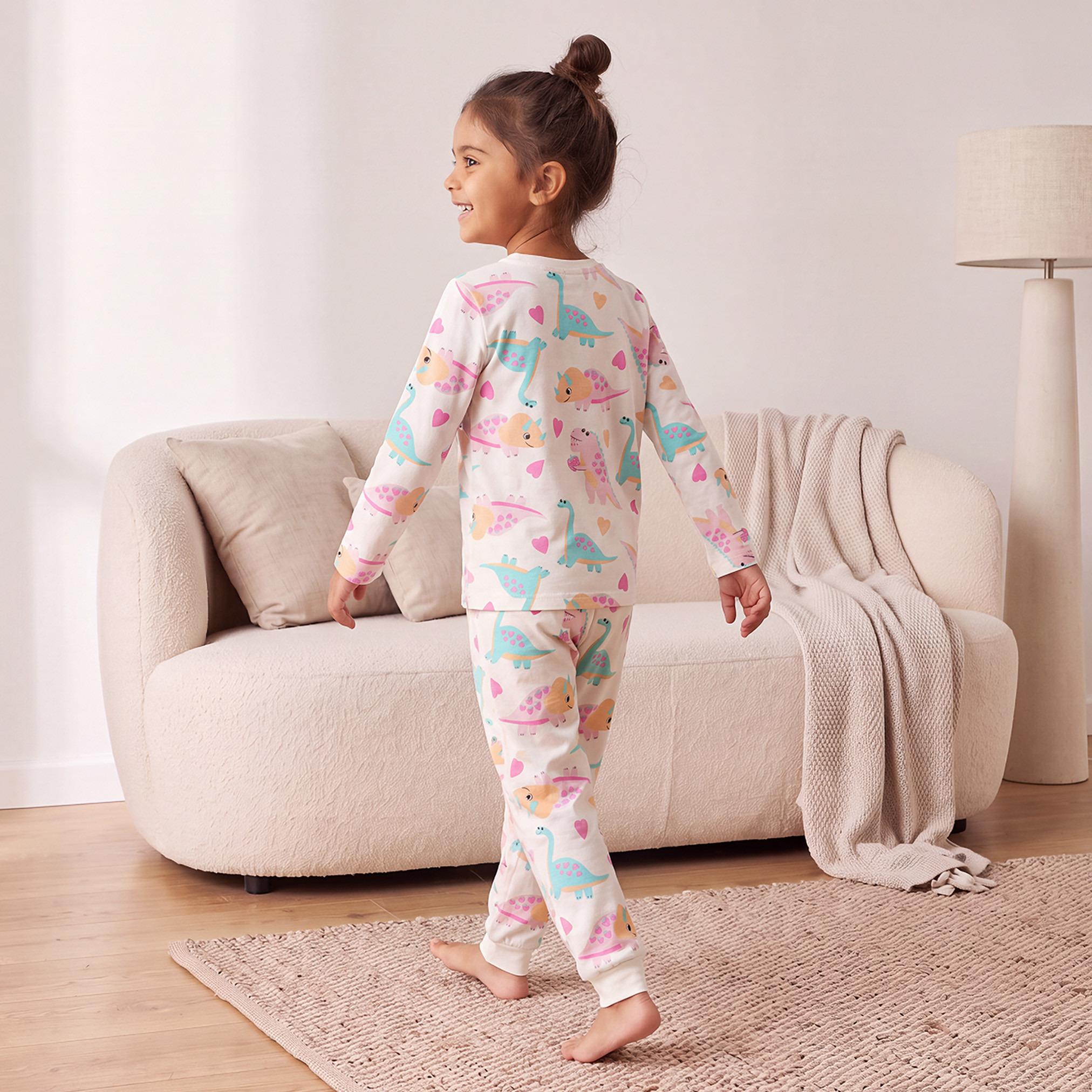 طقم بيجاما قطن بياقة ضيقة وأكمام طويلة وطبعات ديناصور من جونيورز-girls-clothing-nightwear-image-4