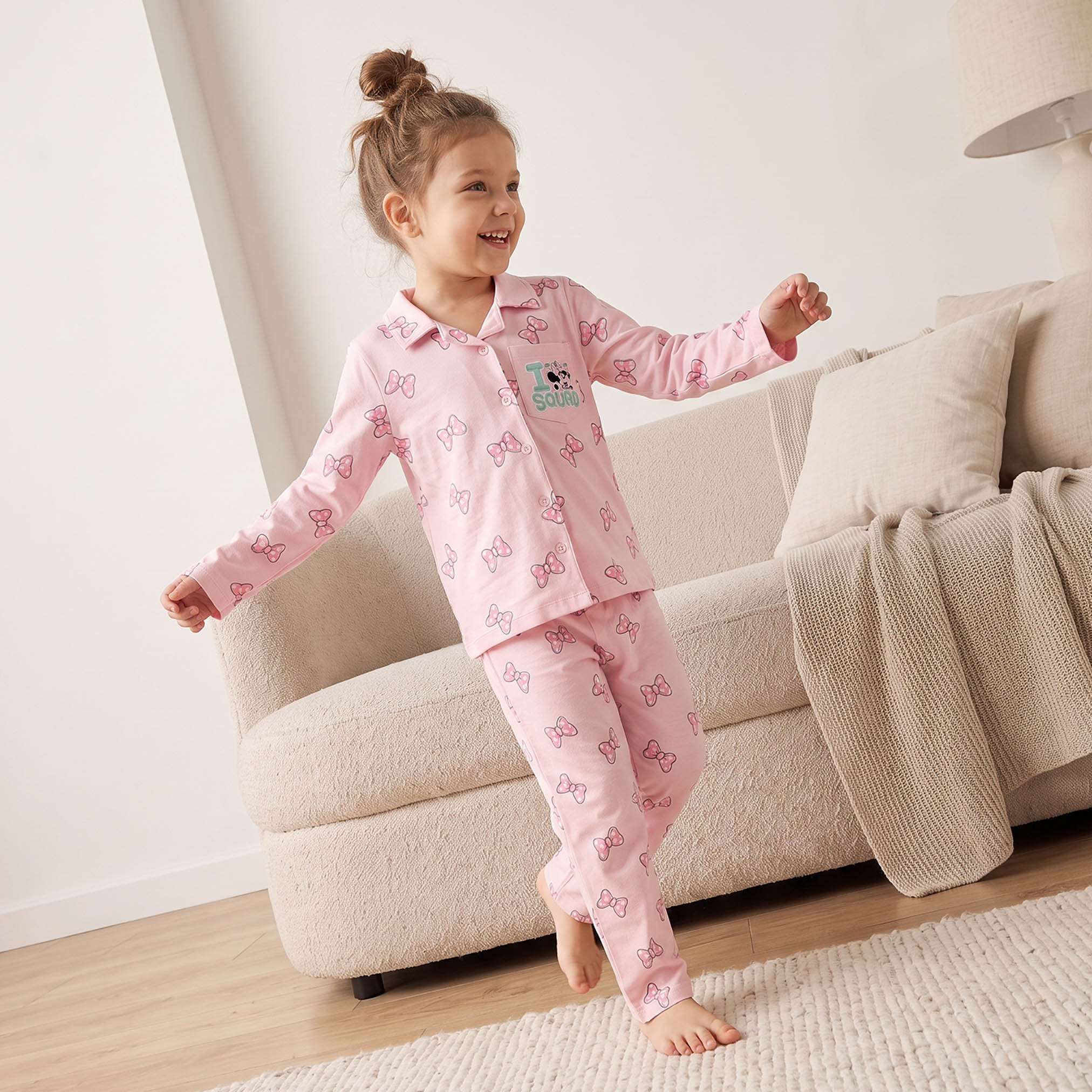 طقم بيجاما قطنية بياقة عادية وأكمام طويلة وطبعات ميني ماوس من ديزني-girls-clothing-nightwear-image-7