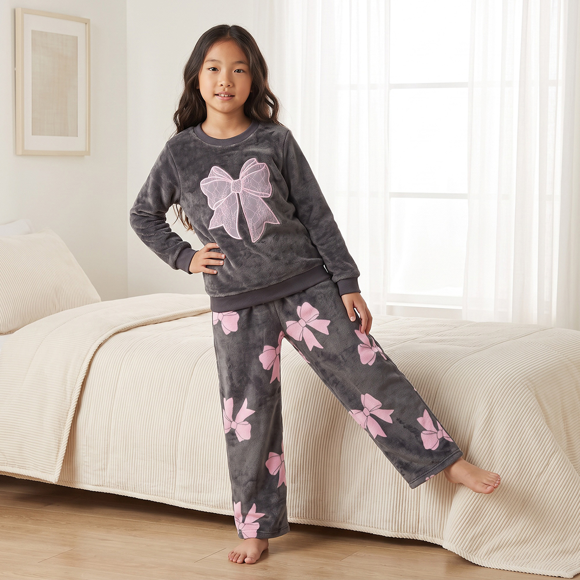 طقم بيجاما بياقة ضيقة وأكمام طويلة بطبعات فيونكة من جونيورز-girls-clothing-nightwear-image-1