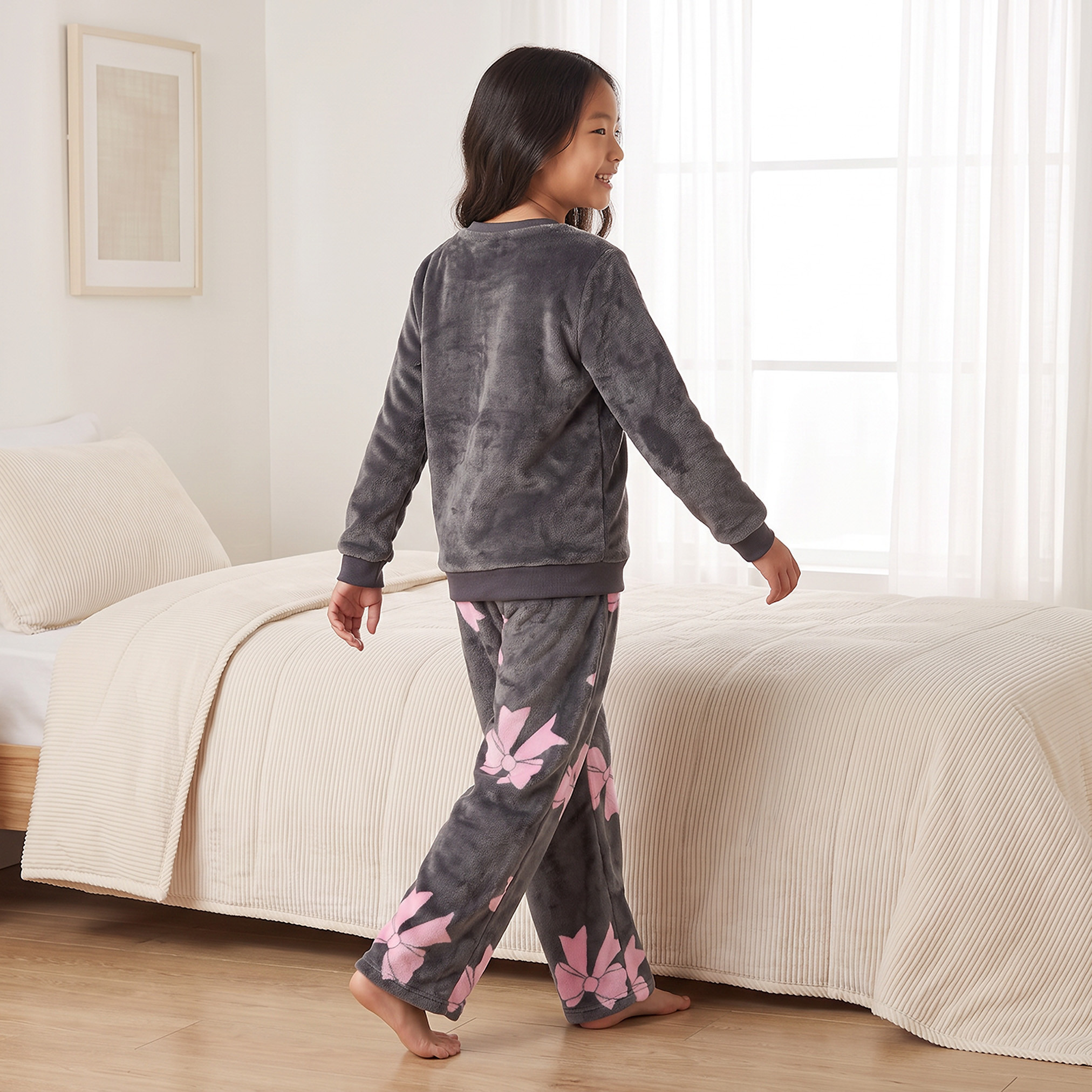 طقم بيجاما بياقة ضيقة وأكمام طويلة بطبعات فيونكة من جونيورز-girls-clothing-nightwear-image-2