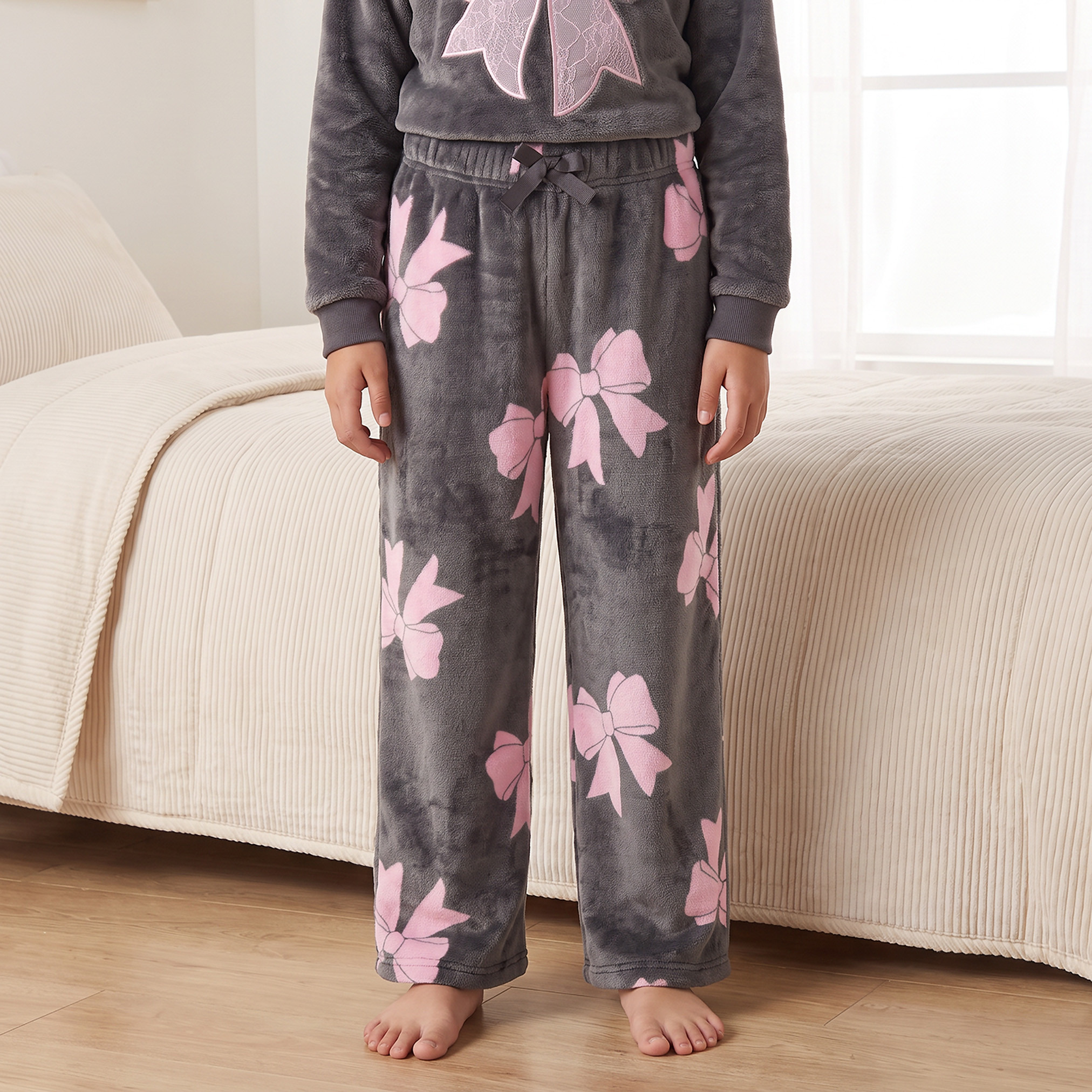 طقم بيجاما بياقة ضيقة وأكمام طويلة بطبعات فيونكة من جونيورز-girls-clothing-nightwear-image-4